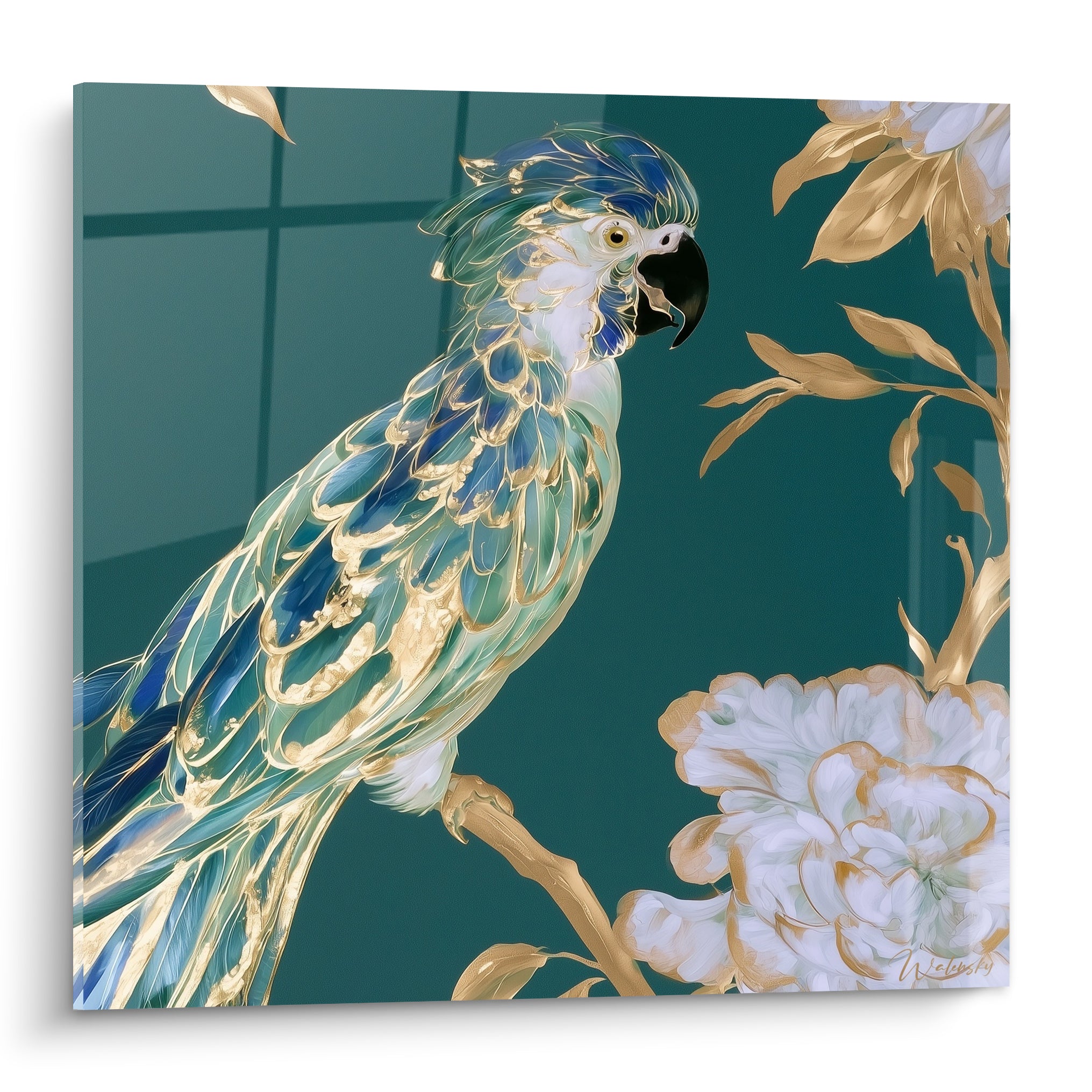 Perroquet aux plumes vert émeraude et dorées, bec noir, sur fond bleu canard près de pivoines blanches