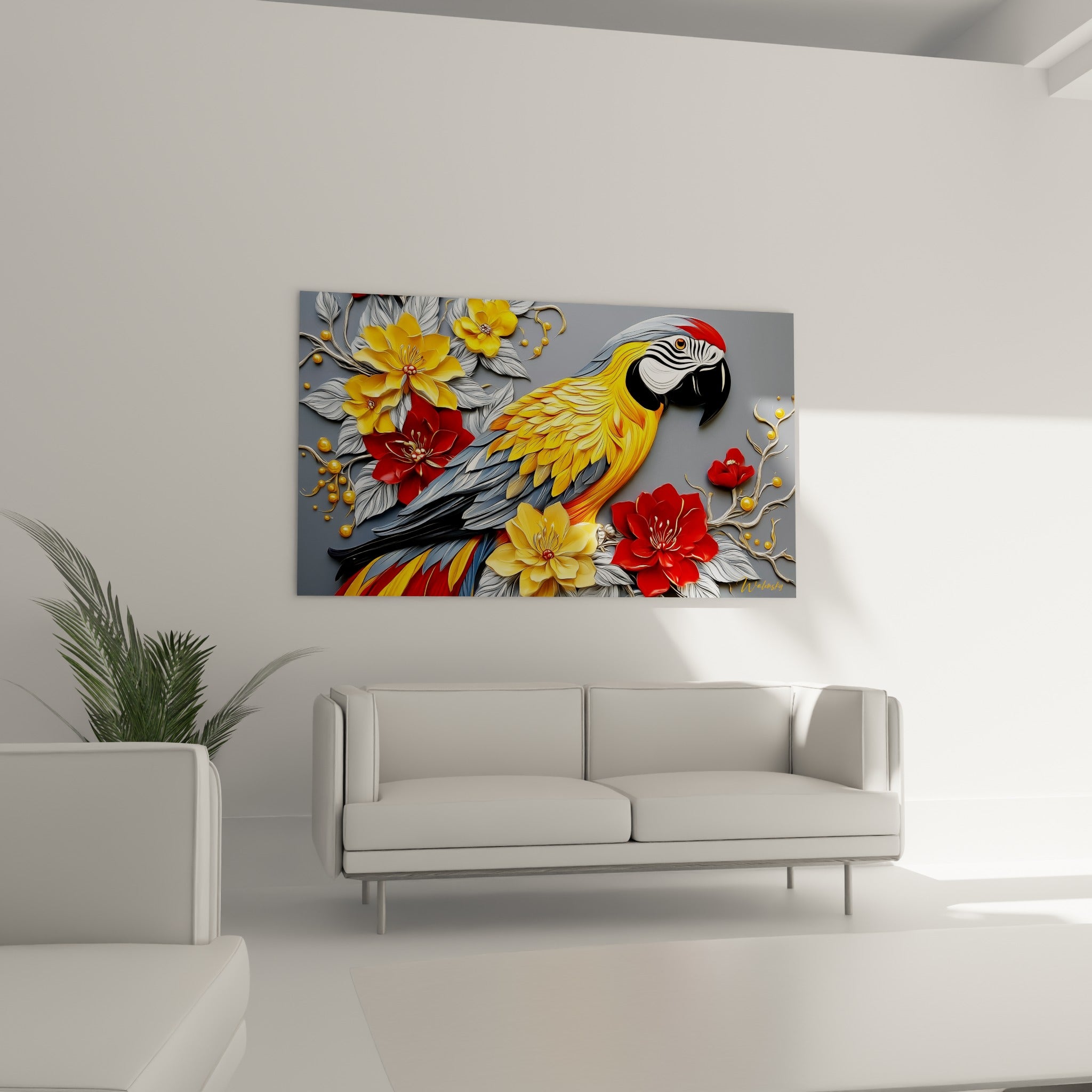Oiseau tropical rouge et or entouré de fleurs sculptées au-dessus d'un canapé dans un salon lumineux