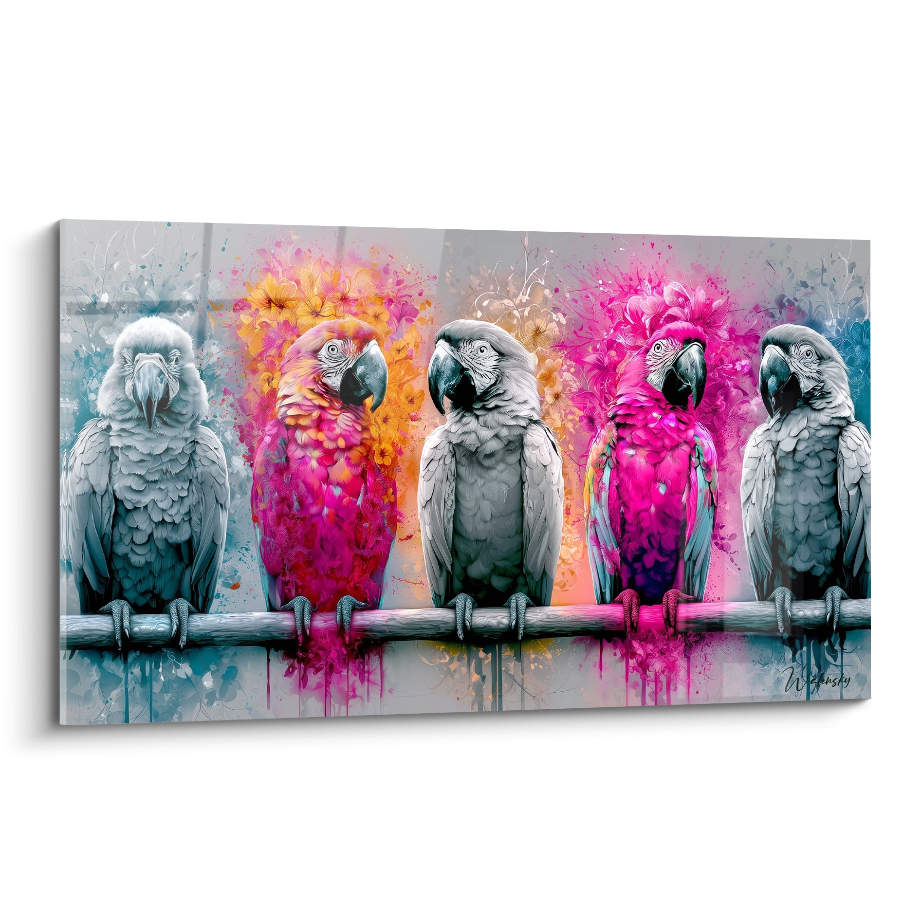 Perroquets gris, roses et dorés côte à côte sur un perchoir, plumage détaillé et éclats de couleur