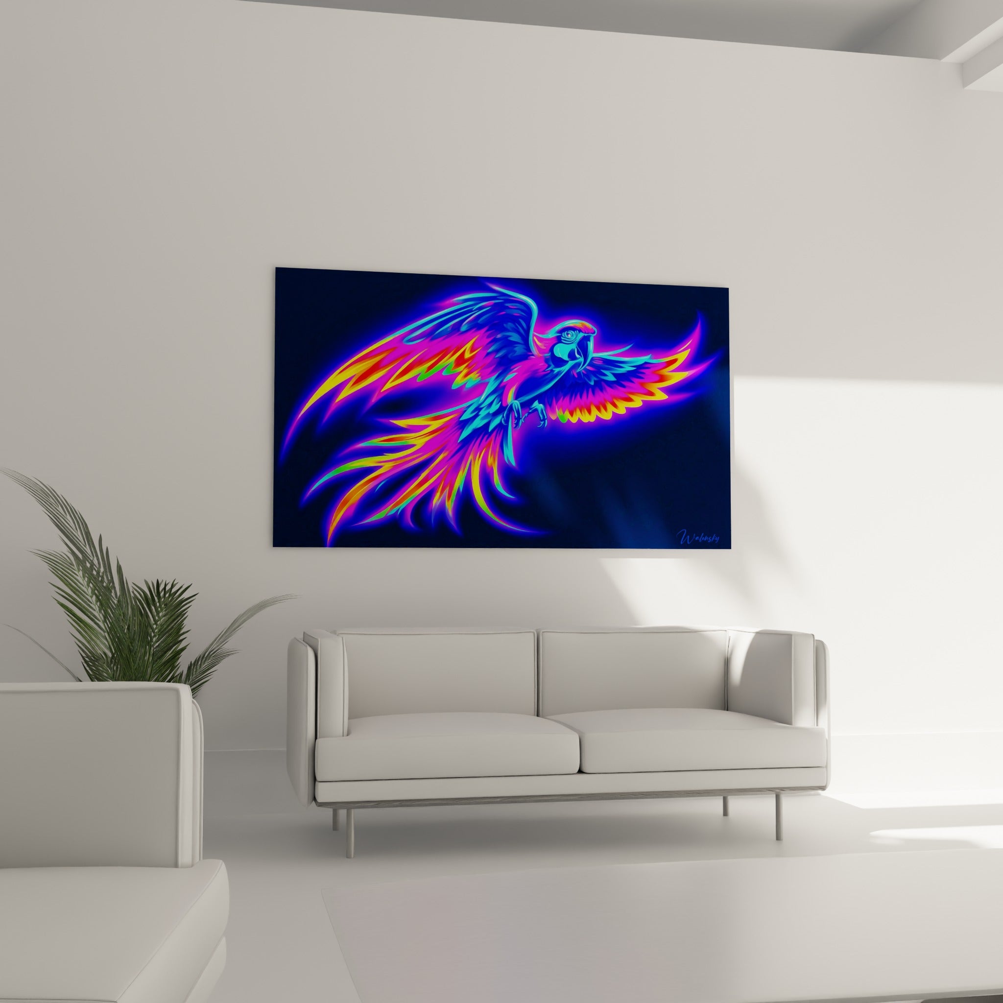 Ailes déployées d'un perroquet néon rose et bleu turquoise, au-dessus d'un canapé dans un salon lumineux