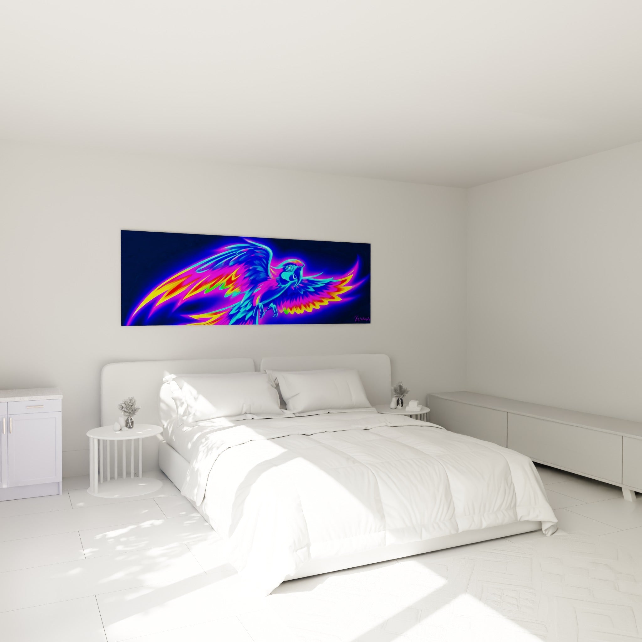 Ailes de perroquet turquoise et jaune doré illuminant le mur au-dessus d'un lit dans une chambre claire