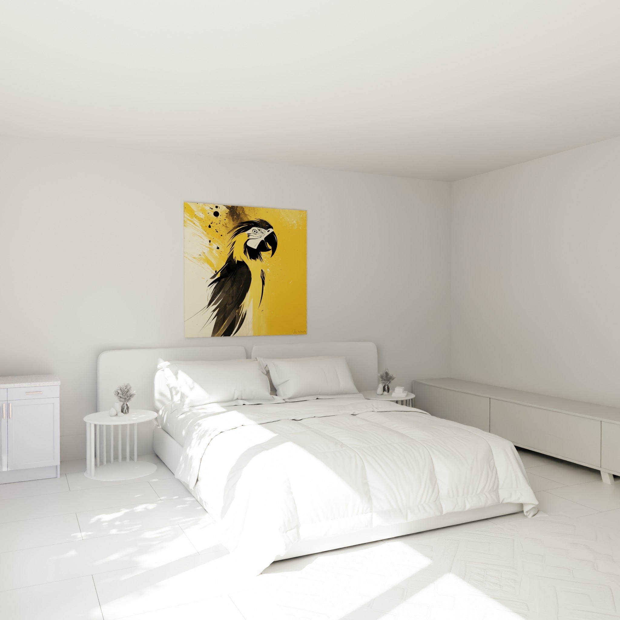 Oiseau au bec noir crochu, encre projetée sur fond doré, au-dessus d'un lit dans une chambre claire