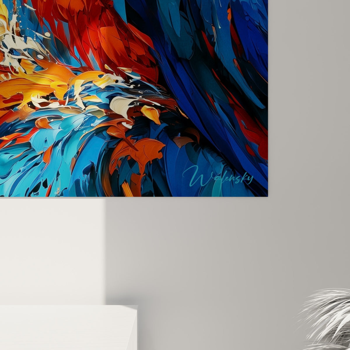 Empâtements épais et coulures orangées se mêlant au bleu intense, révélant la matière peinte de ce tableau perroquet