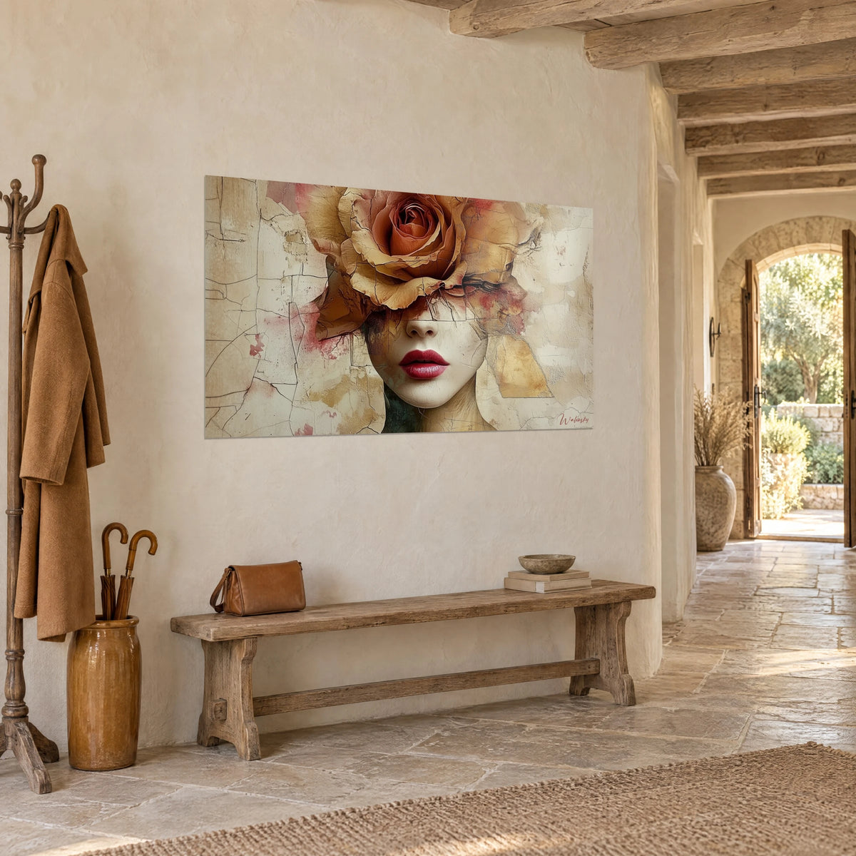 Cuadro de rostro abstracto coronado con una rosa cobriza, craquelado sobre fondo crema con toques rojos, pared de piedra de una casa de campo