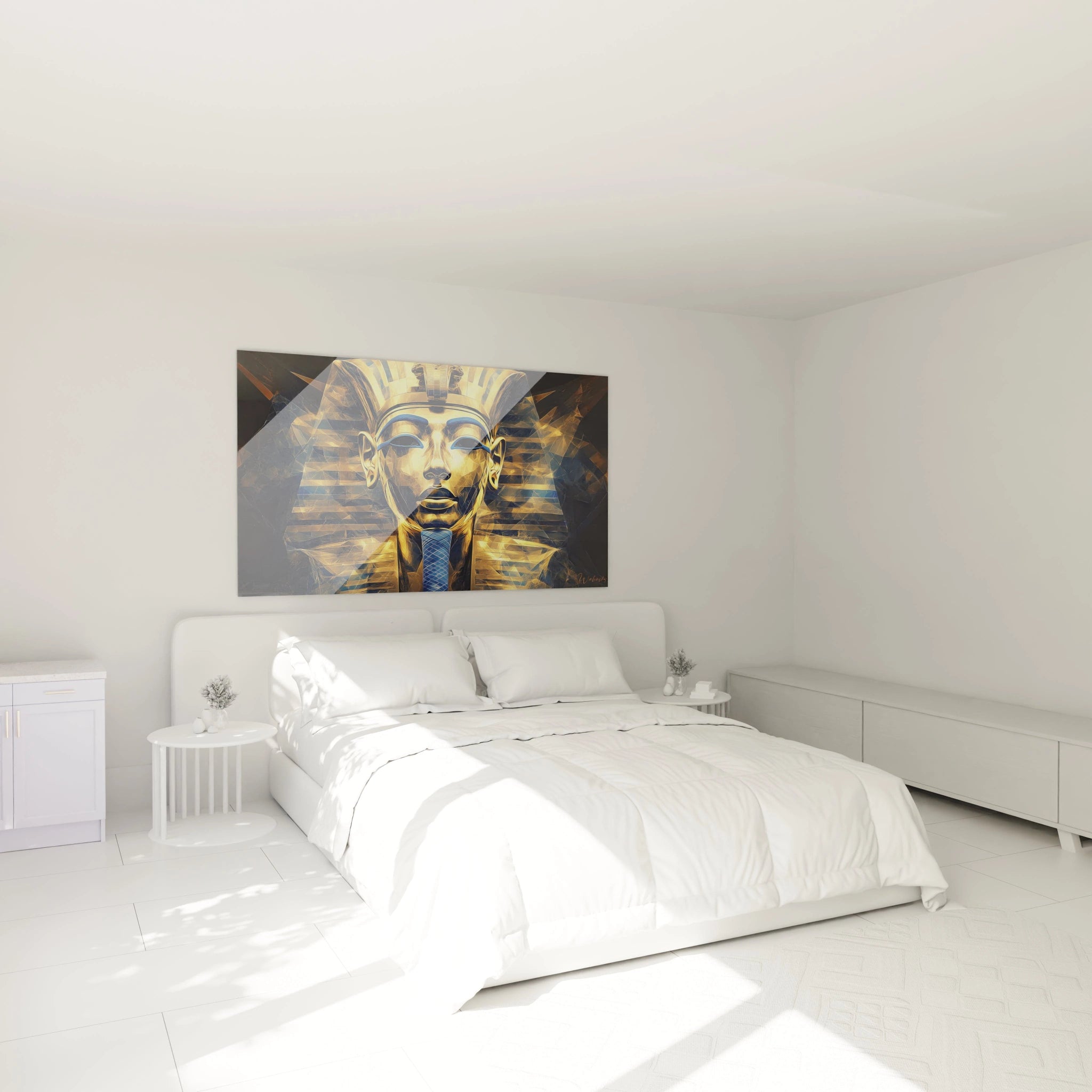 Tableau Egypte mural décoratif doré avec portrait de pharaon dans une chambre minimaliste blanche