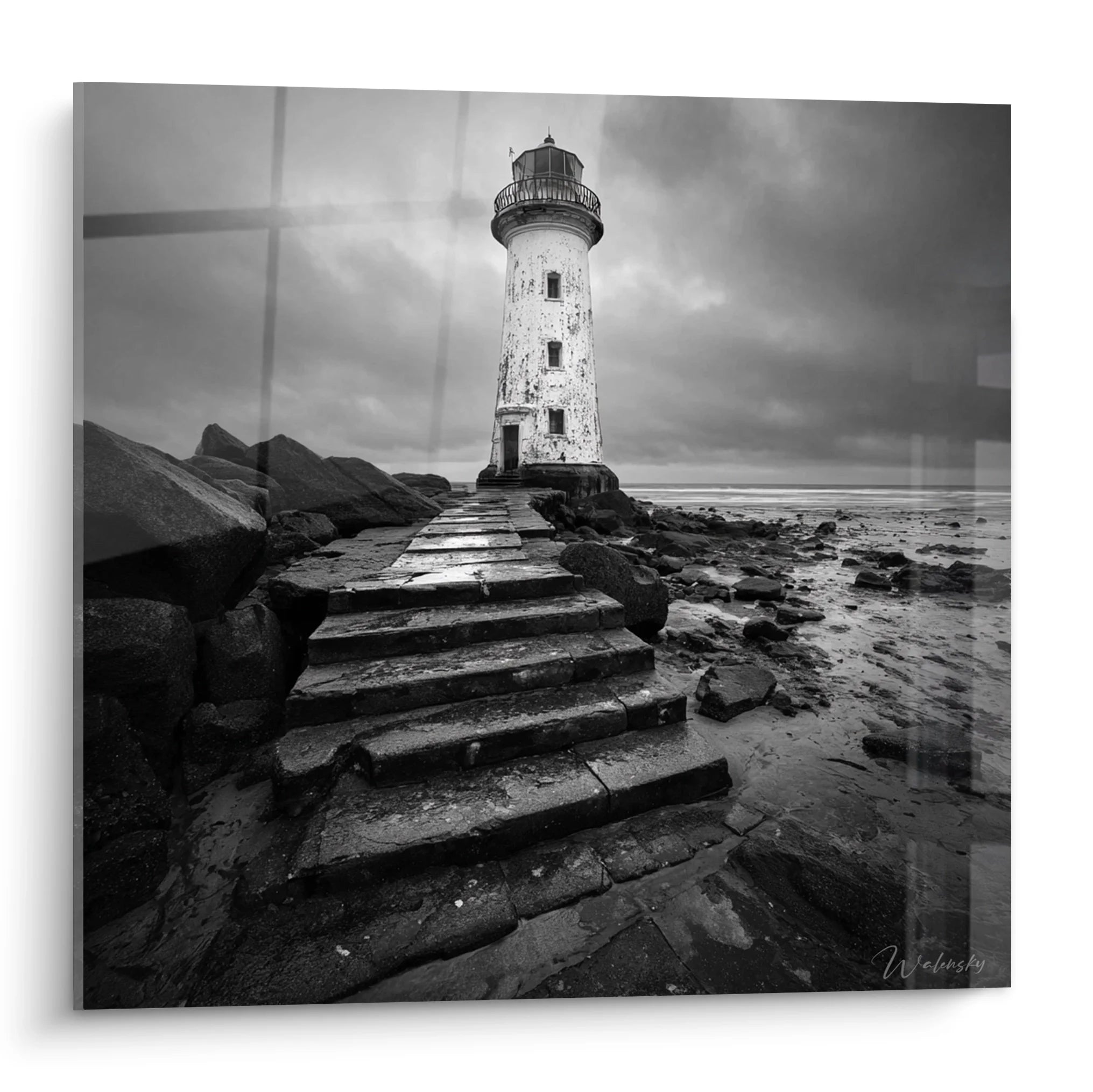 Tableau phare noir blanc sur jetée pierre, paysage maritime dramatique, décoration murale moderne