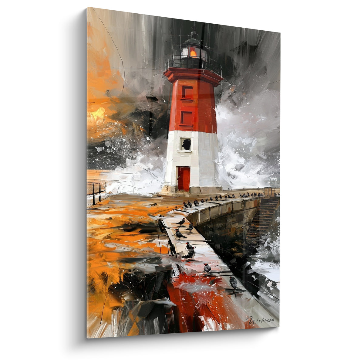 Phare rouge et blanc dressé sur une jetée sous un ciel gris et doré tourmenté