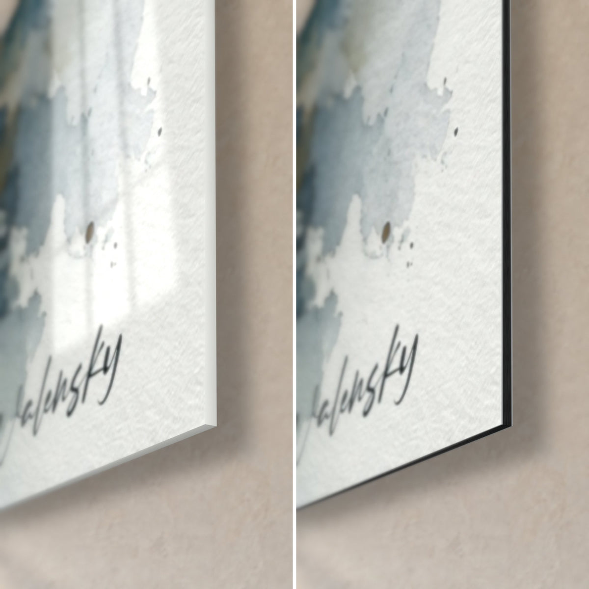 Tableau mains de pianiste, coin bas droit : verre acrylique brillant à gauche, alu Dibond mat blanc à droite, tranche de 3 mm