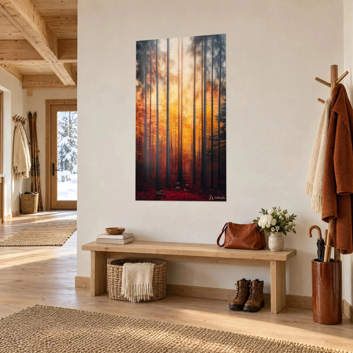 Quadro abeti slanciati sotto una luce ambrata, sottobosco rosso carminio e arancio vivo, muro bianco di un corridoio di chalet in legno chiaro