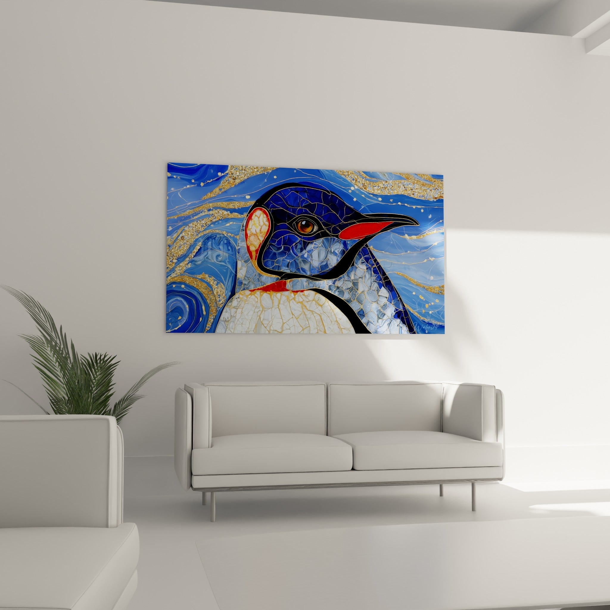 Pingouin anthracite et doré au regard intense, accroché au-dessus d'un canapé dans un salon lumineux
