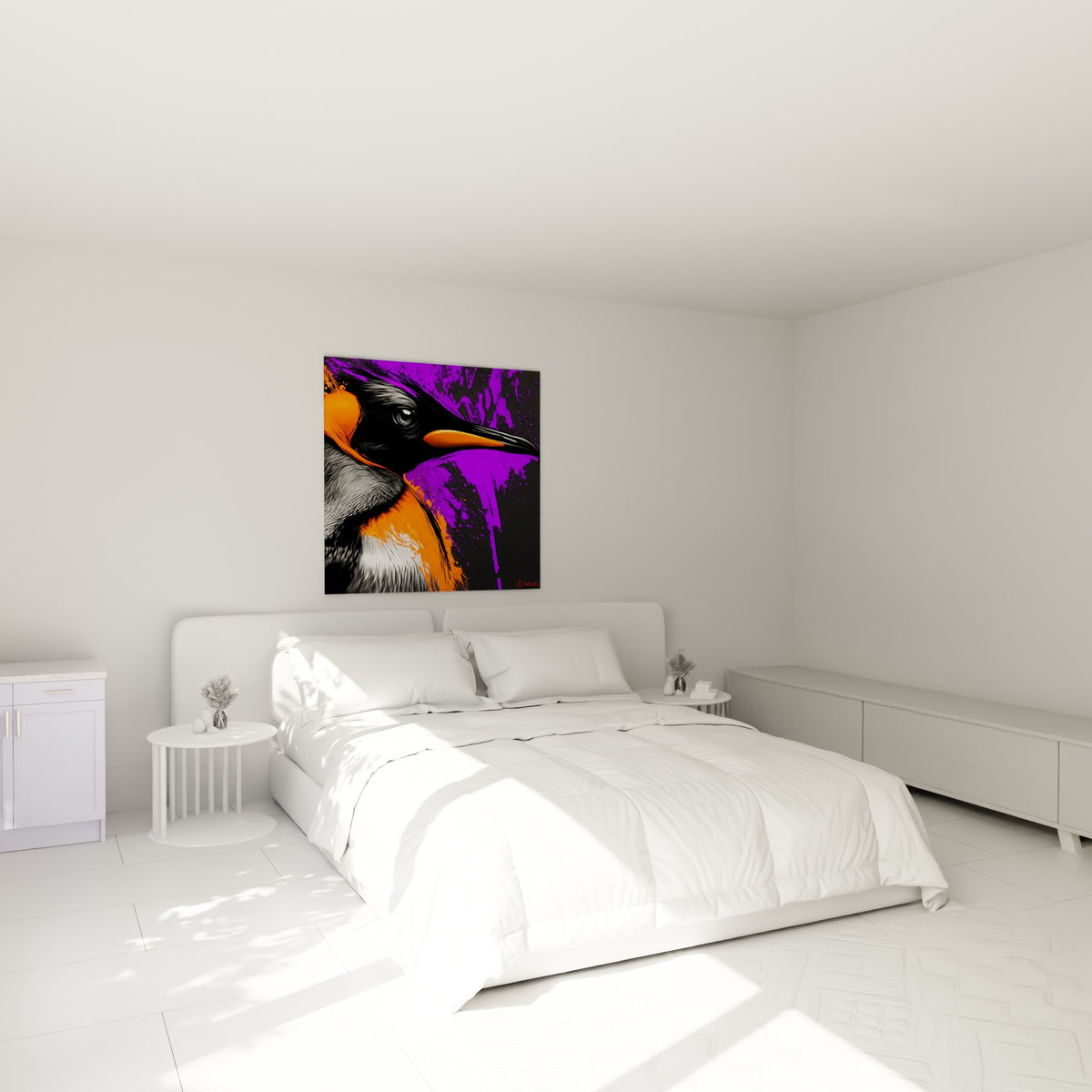 Portrait de Pingouin aux tons noir, orange et violet accroché au-dessus d'un lit dans une chambre claire