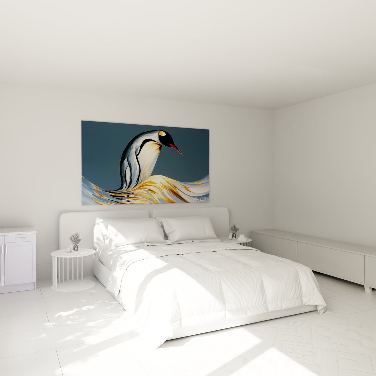 Manchot aux courbes dorées et noires, bec rouge éclatant, au-dessus d'un lit dans une chambre claire