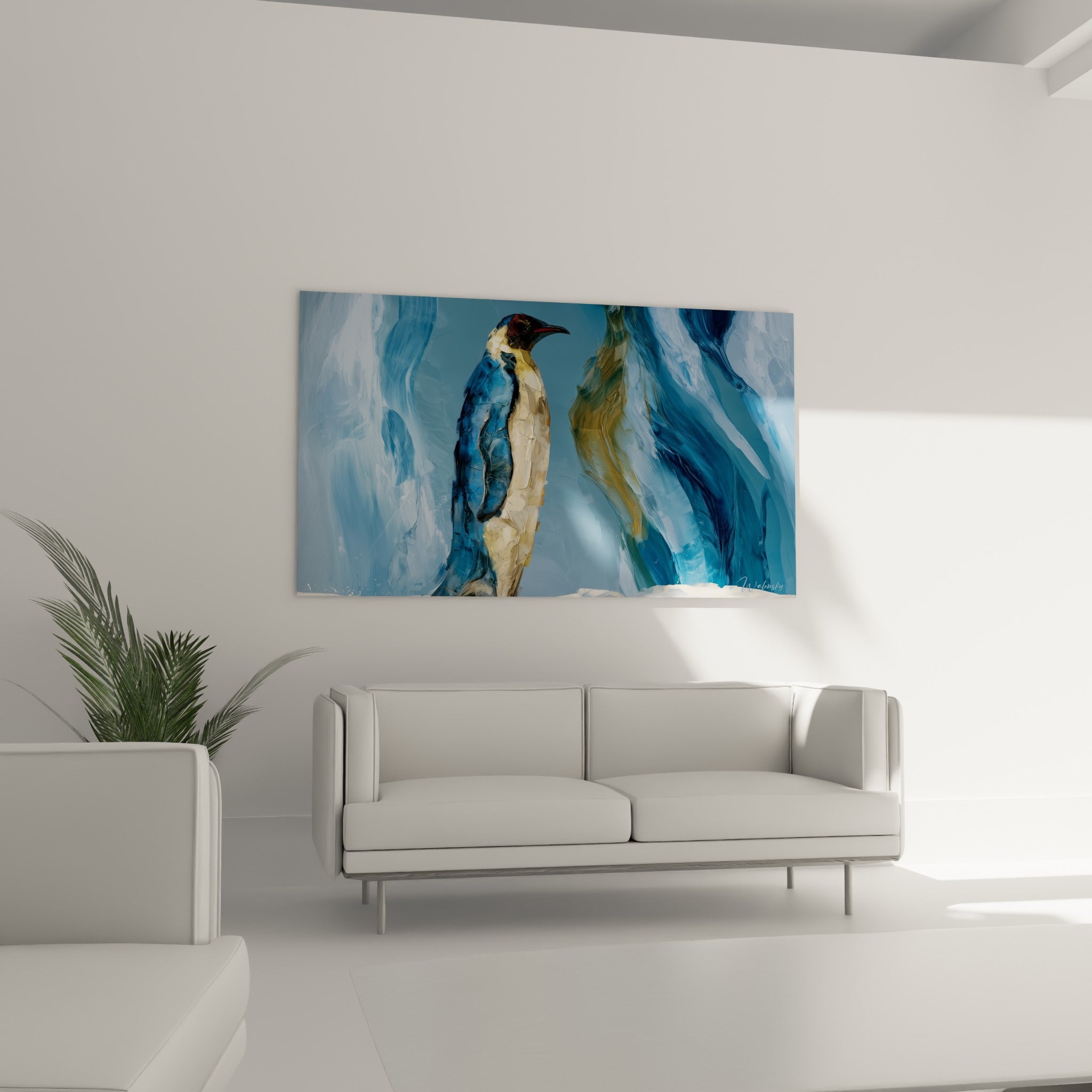 Bec rouge et plumage doré du pingouin, contrastes bleu profond, disposé au-dessus d'un canapé dans un salon lumineux
