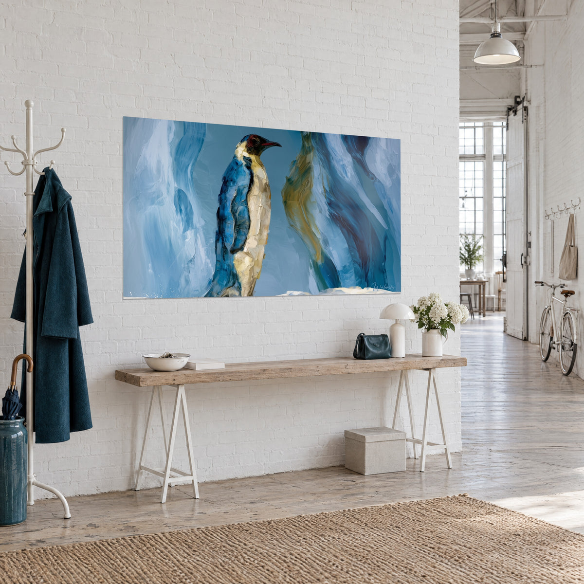 Schilderij poolvogel in profiel, nachtblauwe rug en ivoorkleurige buik, zwarte en rode snavel, ijs in strepen, kunstenaarsloft