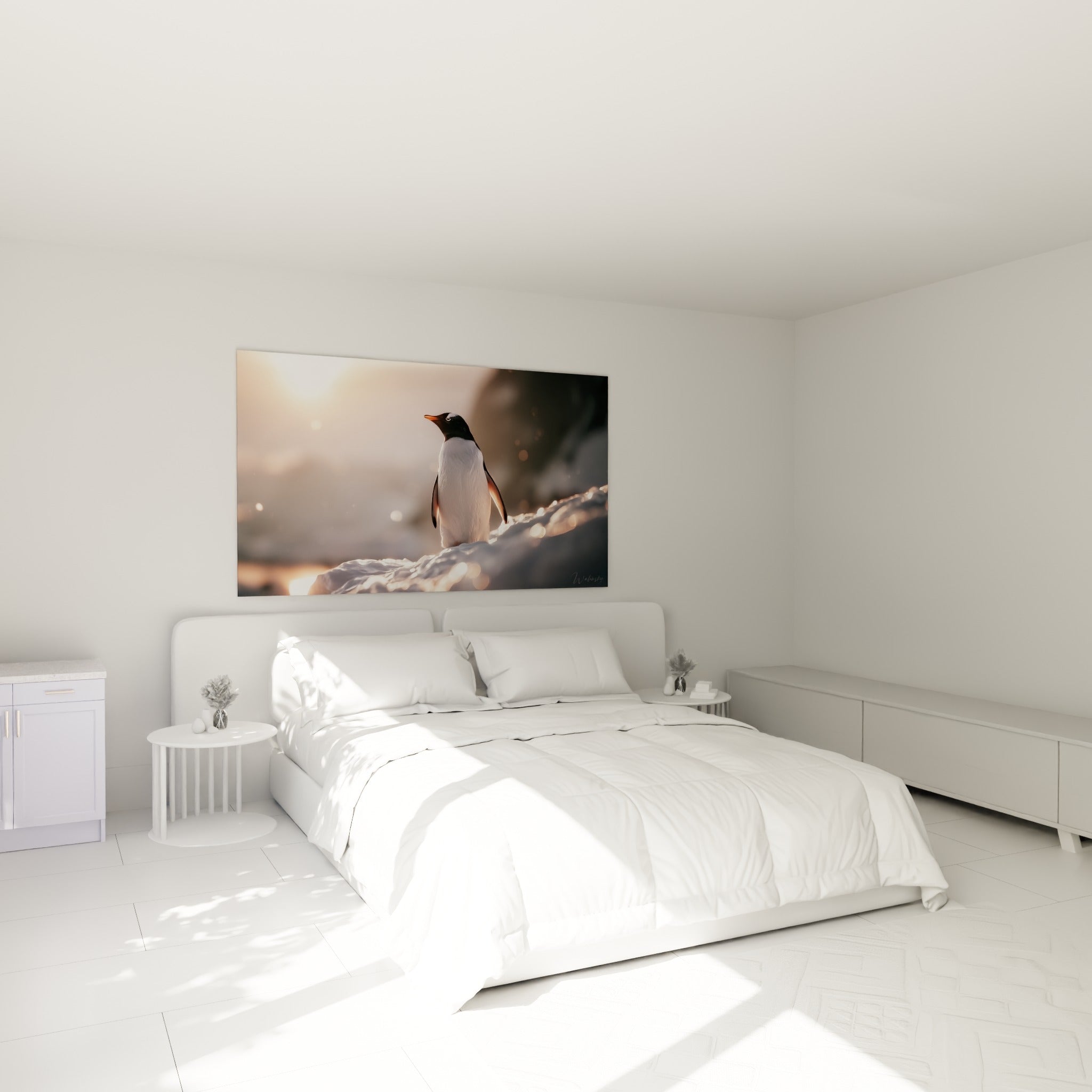 Silhouette de pingouin blanc et anthracite baignée de lumière dorée, accrochée au-dessus d'un lit dans une chambre claire