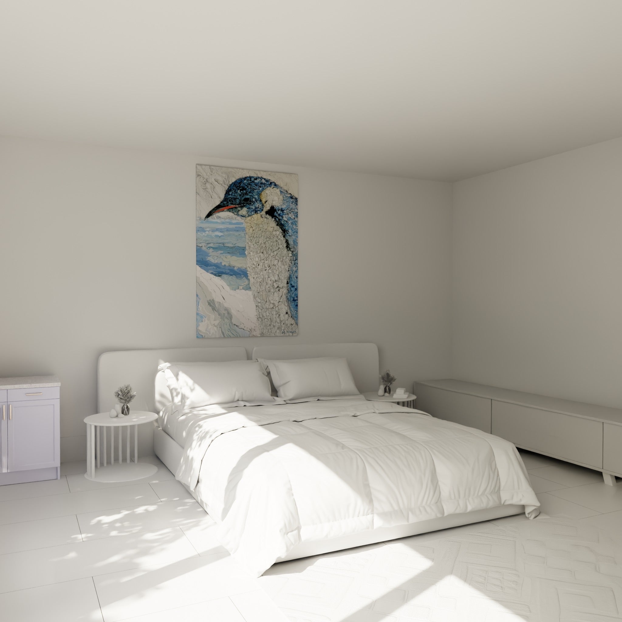 Pingouin texturé bleu et gris pâle, bec corail, au-dessus d'un lit dans une chambre claire