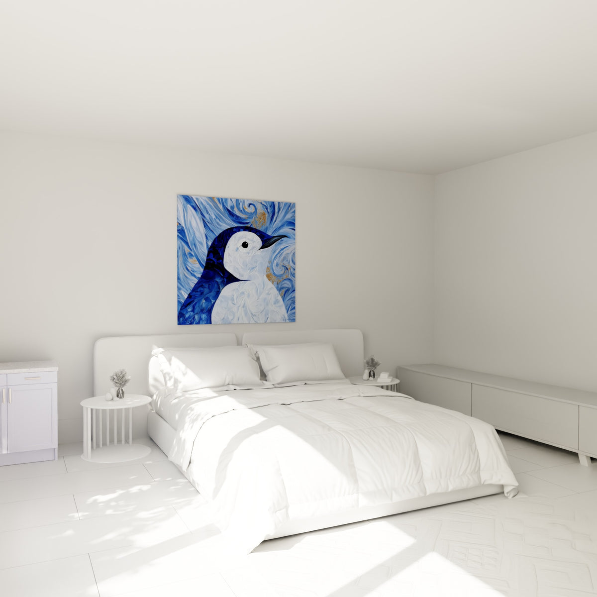 Volutes bleu marine et blanches d'un pingouin peint, accrochées au-dessus d'un lit dans une chambre claire