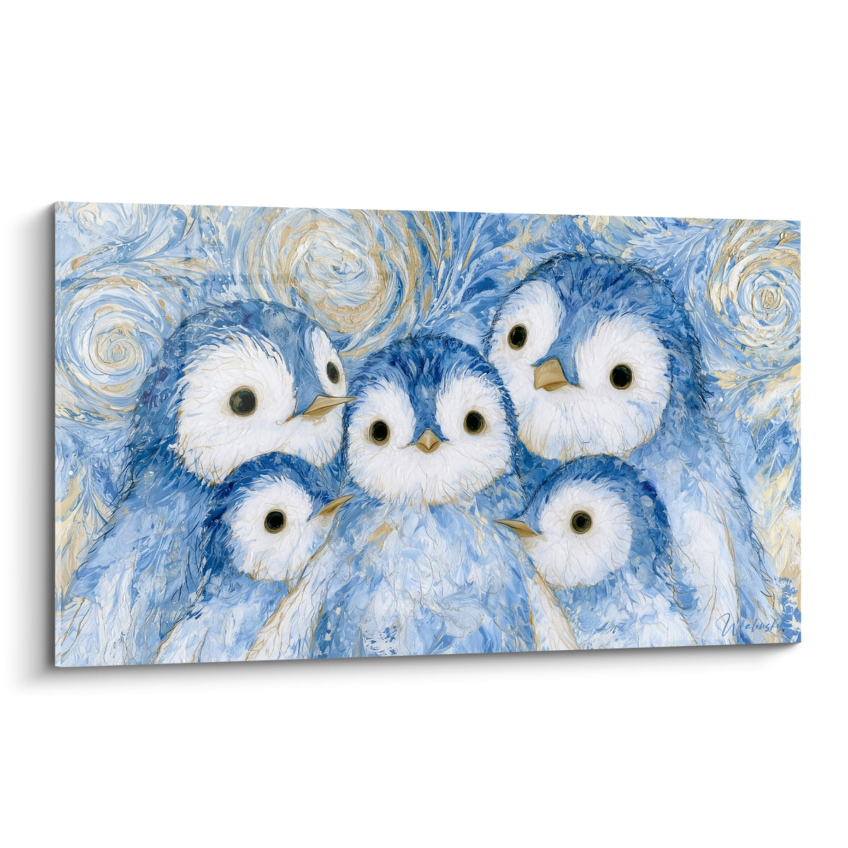 Cinq pingouins bleu marine et blanc aux yeux ronds, plumage texturé sur fond de volutes dorées