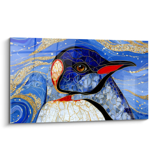 Pingouin en gros plan aux tons bleu marine et dorés, œil ambré perçant, style vitrail minéral