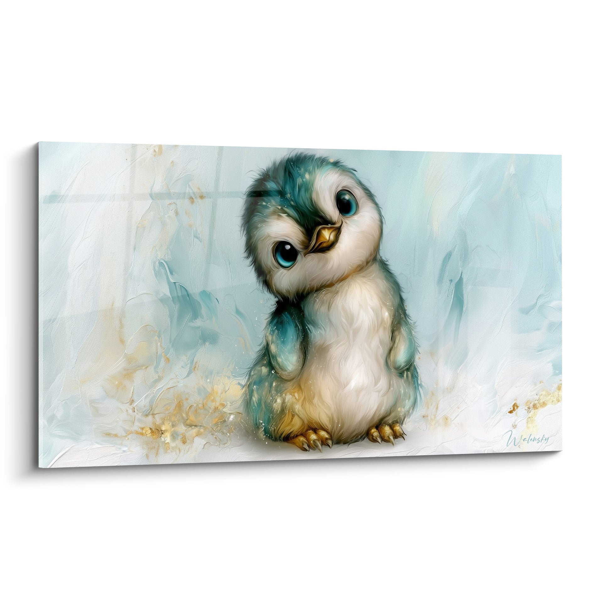 Pingouin bleu turquoise et blanc, tête penchée, yeux sombres, plumage givré et doré sur fond nuageux