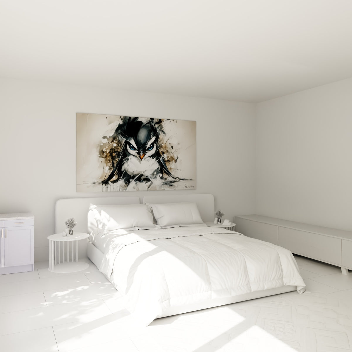 Regard intense du pingouin noir et bleu, accroché au-dessus d'un lit dans une chambre claire