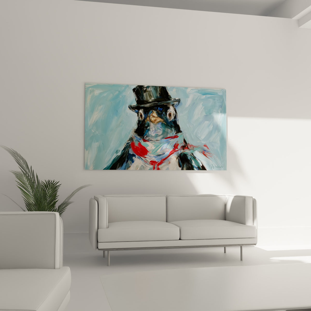 Regard perçant du Pingouin coiffé d'un chapeau noir, tableau placé au-dessus d'un canapé dans un salon lumineux