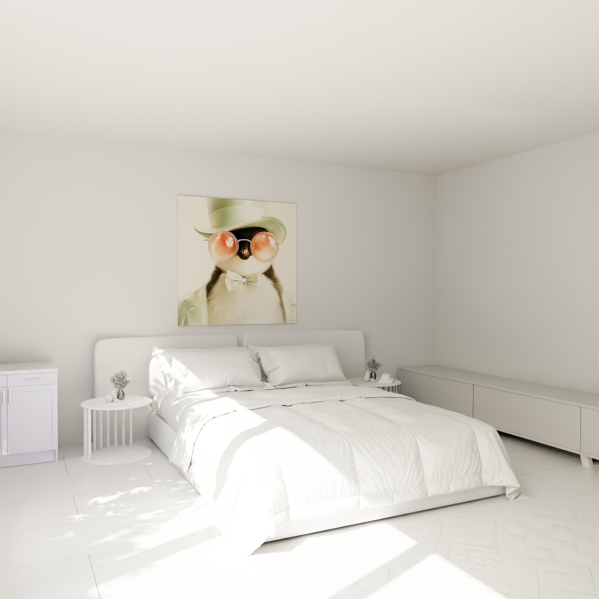Portrait de pingouin élégant, nœud papillon vert d'eau, accroché au-dessus d'un lit dans une chambre claire