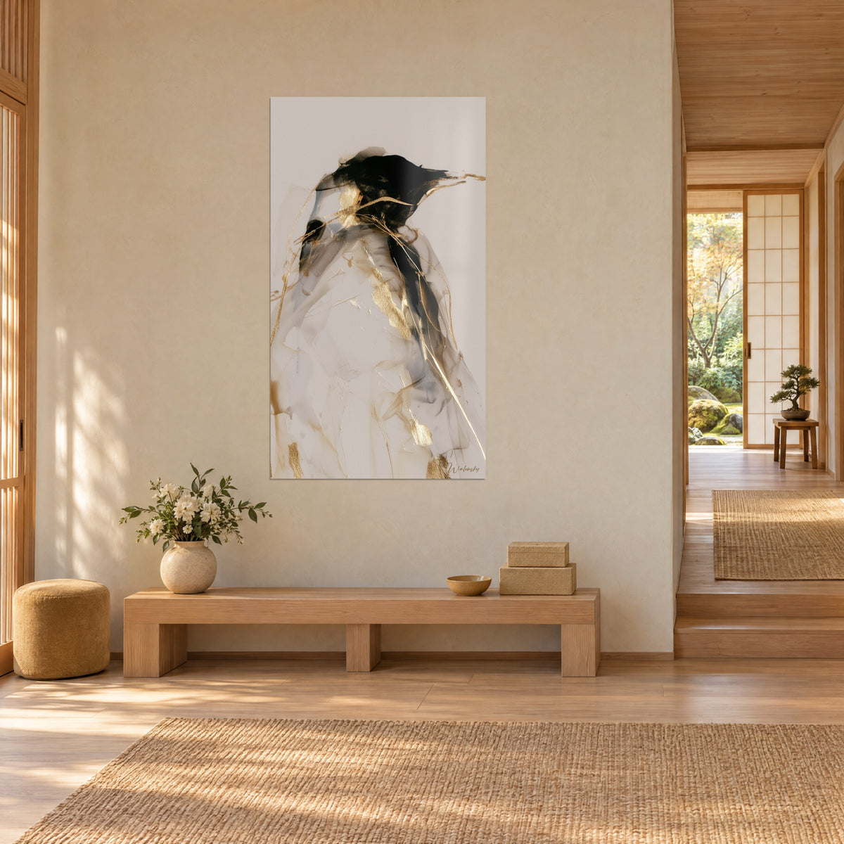 Tableau silhouette d'oiseau polaire translucide, tête noire encre et voiles blancs veinés d'or, près d'un banc en bois dans un couloir japandi