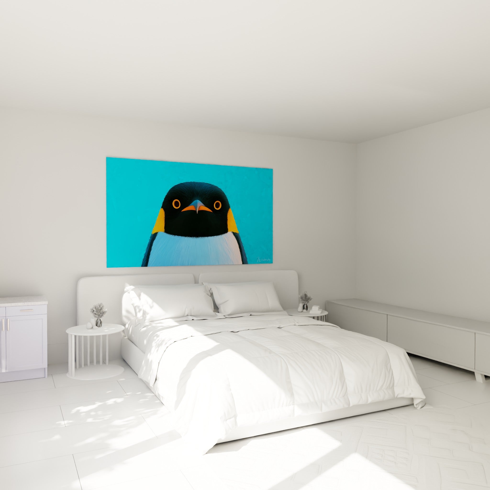 Portrait de pingouin noir et orangé sur fond bleu turquoise, accroché au-dessus d'un lit dans une chambre claire