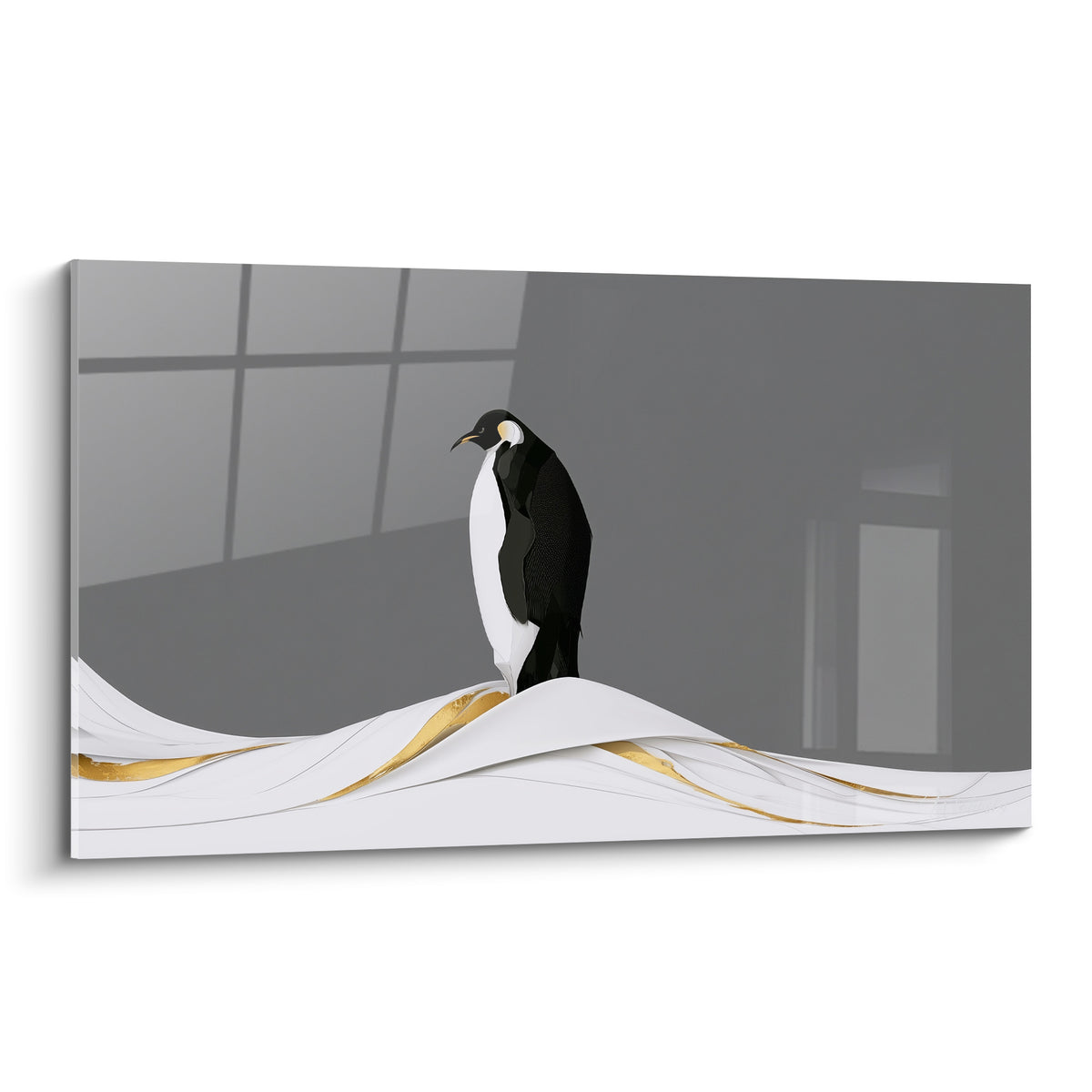 Pingouin noir et blanc dressé sur des vagues de neige striées d'un filet doré scintillant