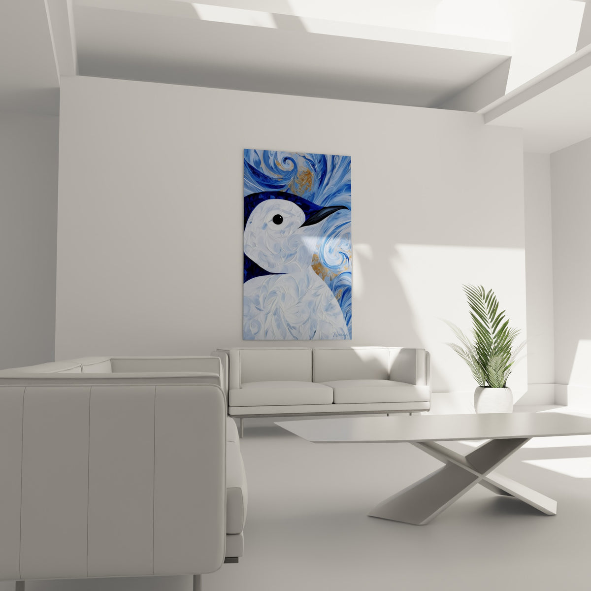 Œil noir intense d'un pingouin blanc entouré de bleu pastel et d'or, placé au-dessus d'un canapé dans un salon lumineux
