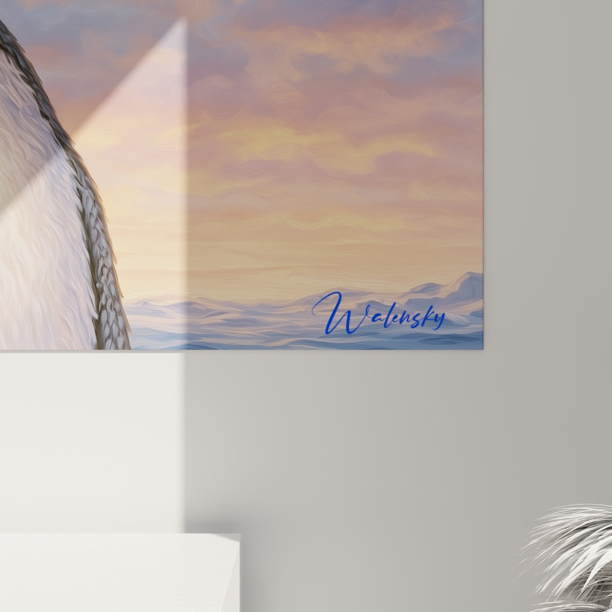 Empâtements soignés sur le plumage gris et blanc du pingouin, nuances orangées et bleu marine du ciel visibles de près