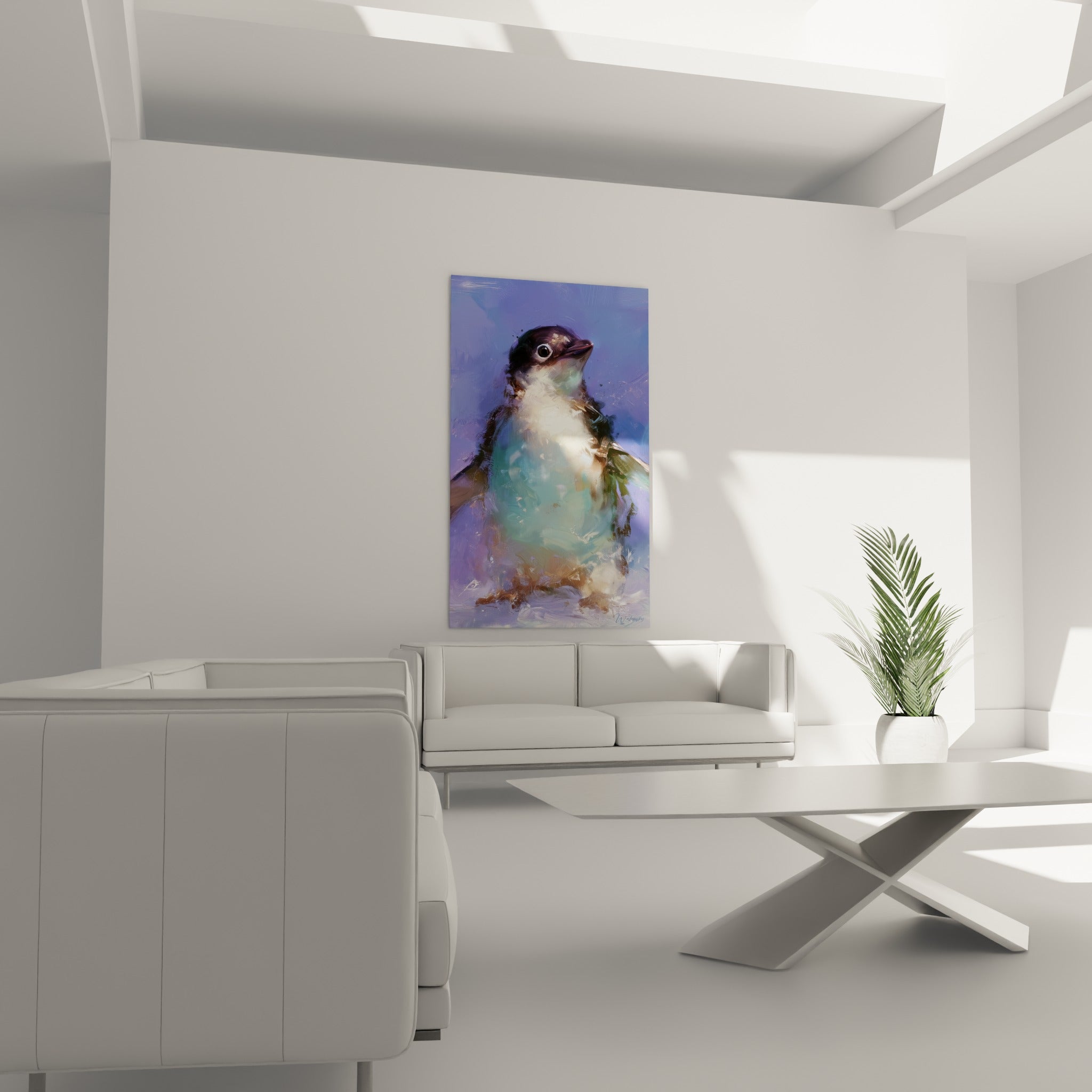 Jeune pingouin aux teintes bleu pastel et brun doré placé au-dessus d'un canapé dans un salon lumineux