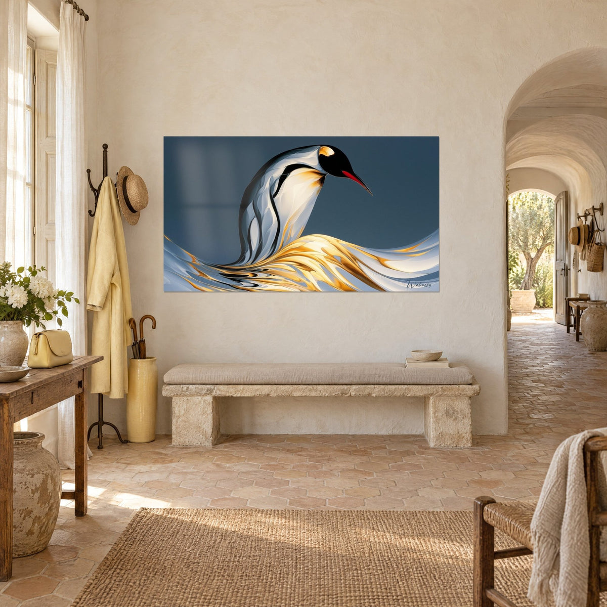 Tableau oiseau polaire penché, plumage blanc et noir, volutes d'or fluide sur fond bleu nuit, mas provençal en pierre