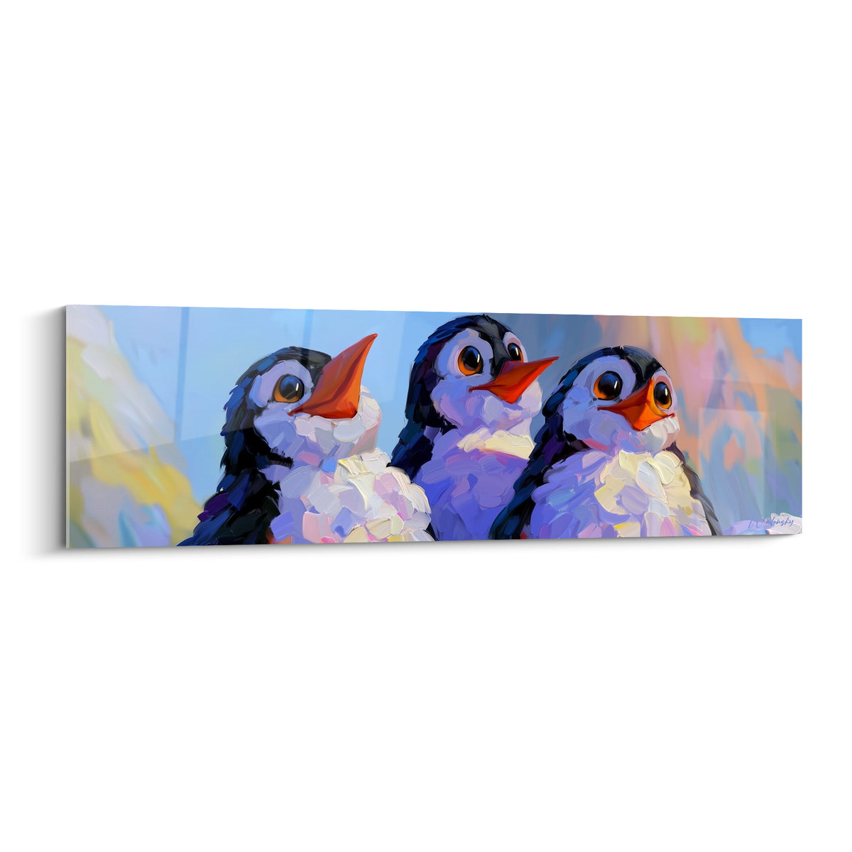 Trois pingouins au bec orange vif se détachent sur un fond bleu pastel et lavande texturé