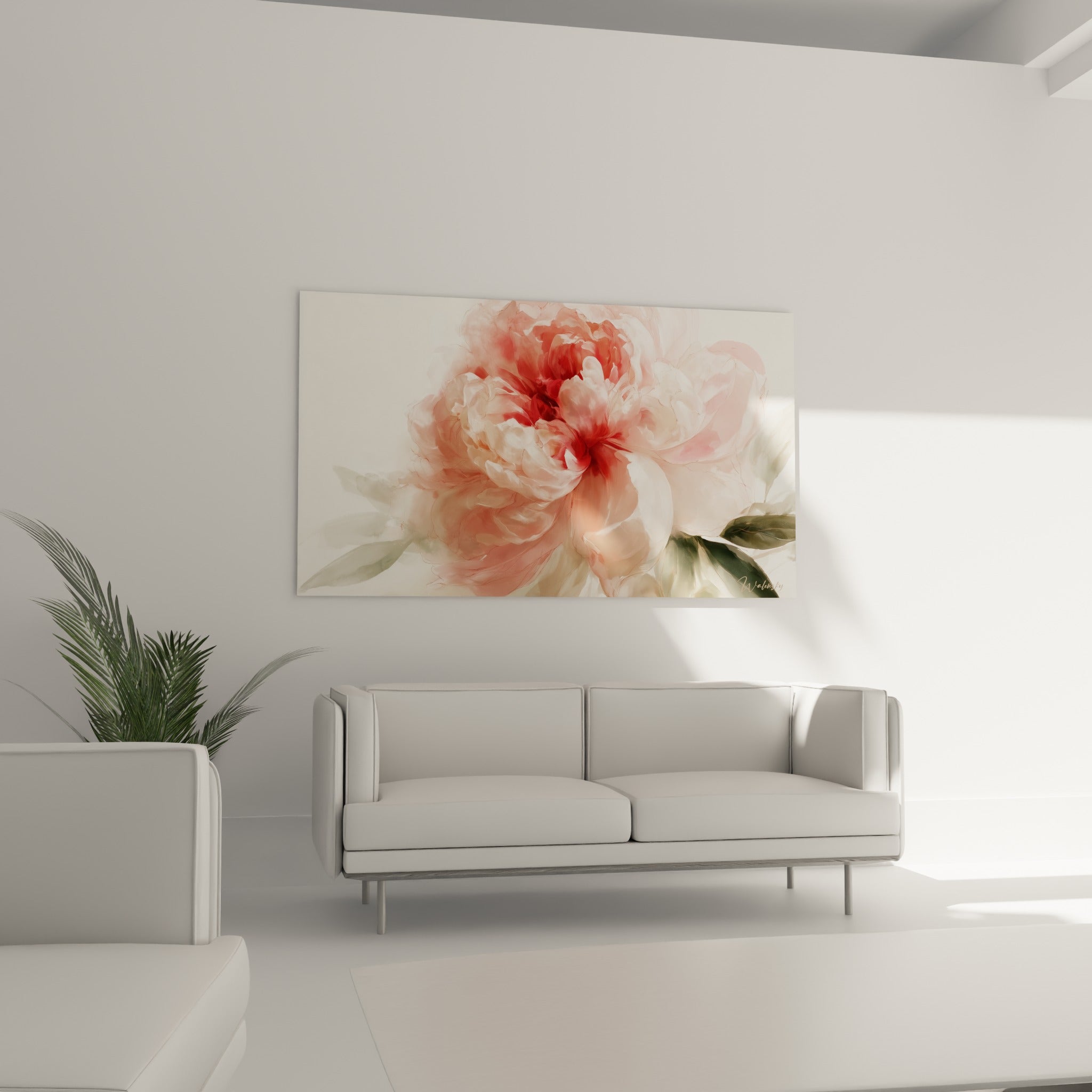 Pétales de pivoine rose corail et crème installés au-dessus d'un canapé dans un salon lumineux
