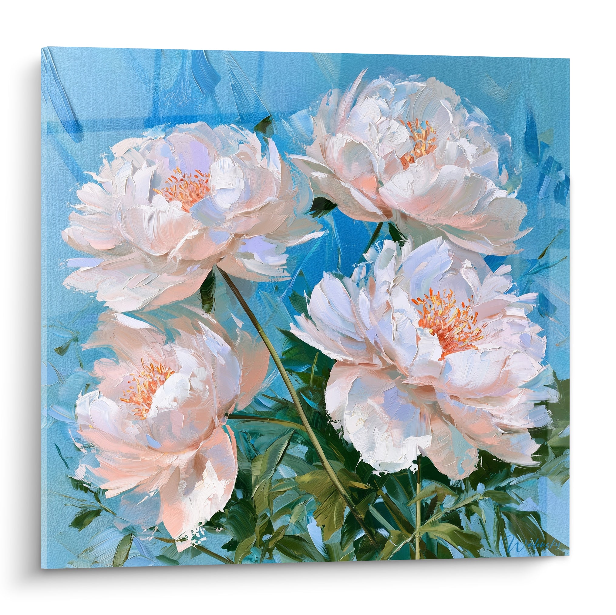 Pivoines blanches aux cœurs orangés peintes en pleine floraison sur fond bleu ciel texturé
