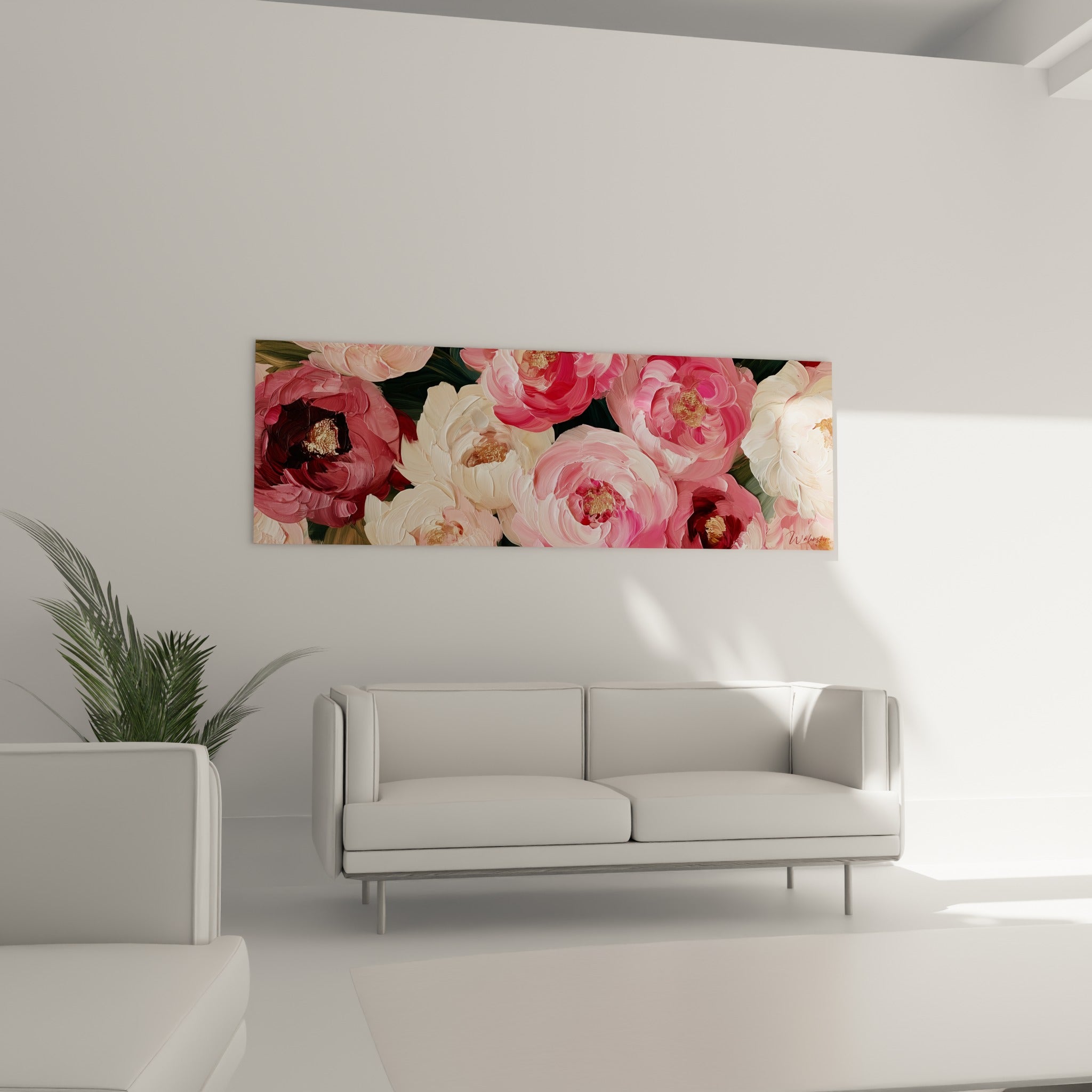 Pivoines bordeaux et roses aux pétales généreux disposées au-dessus d'un canapé dans un salon lumineux