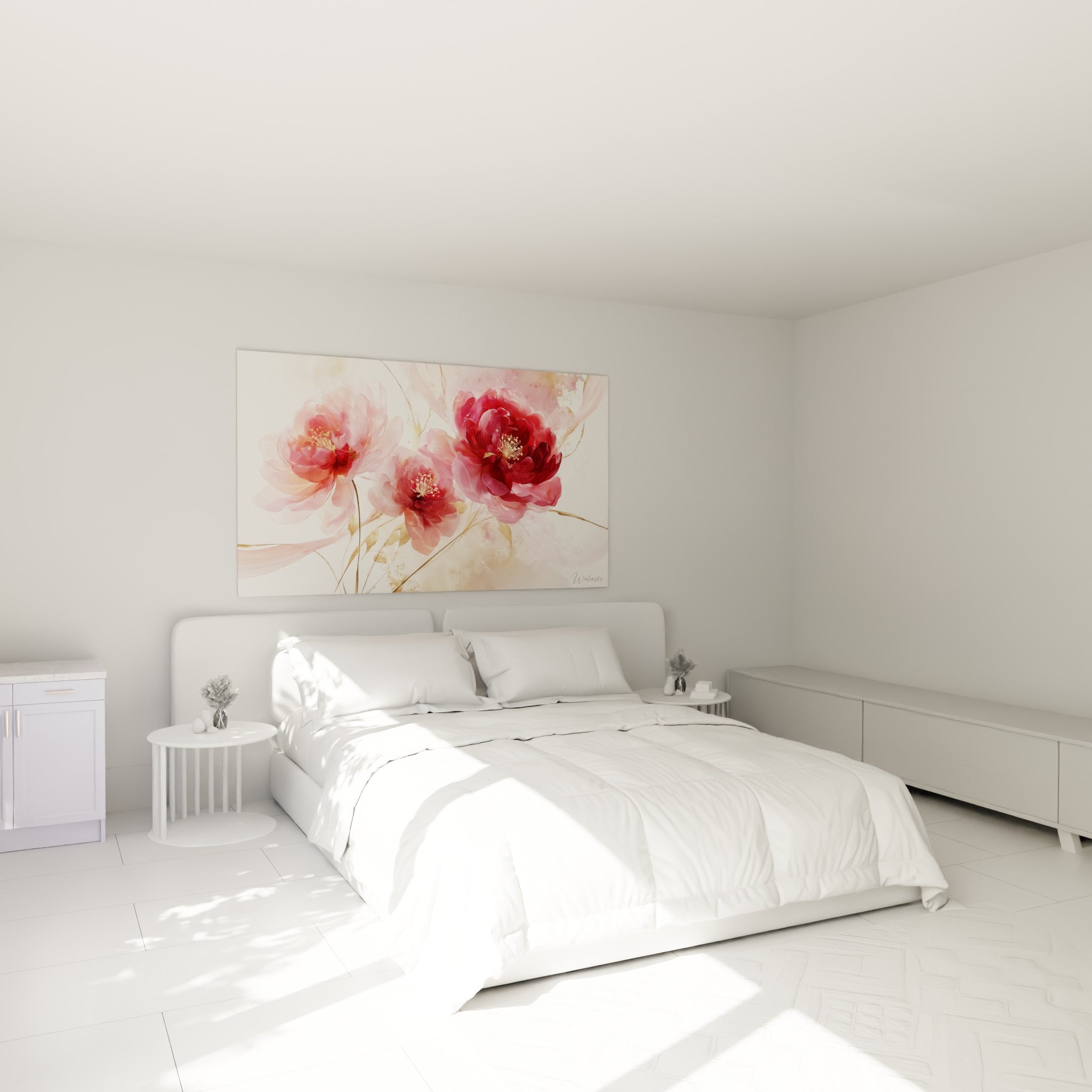 Bouquet de pivoines rose poudré et bordeaux accroché au-dessus d'un lit dans une chambre claire