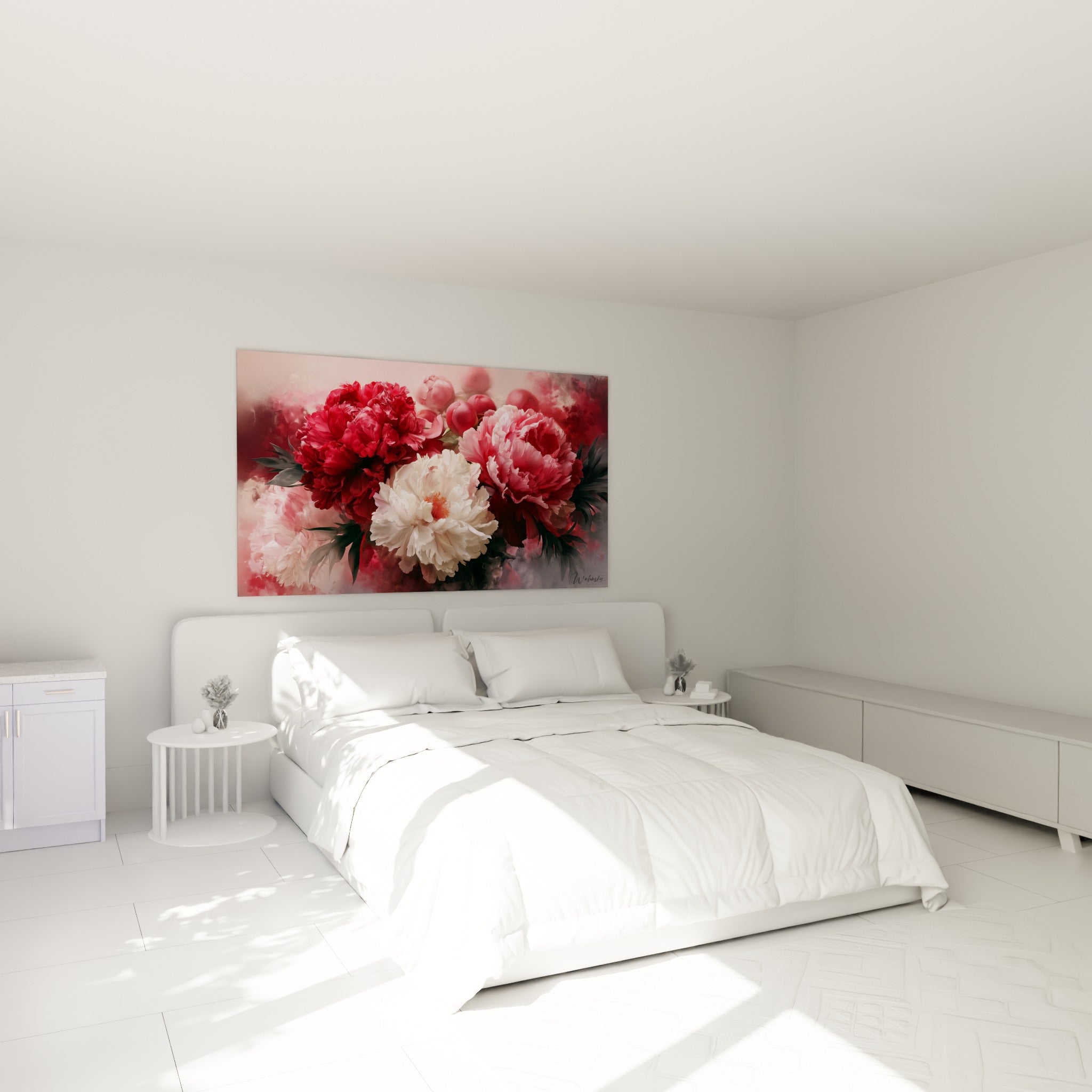 Pivoines pourpres et blanches épanouies au-dessus d'un lit dans une chambre claire