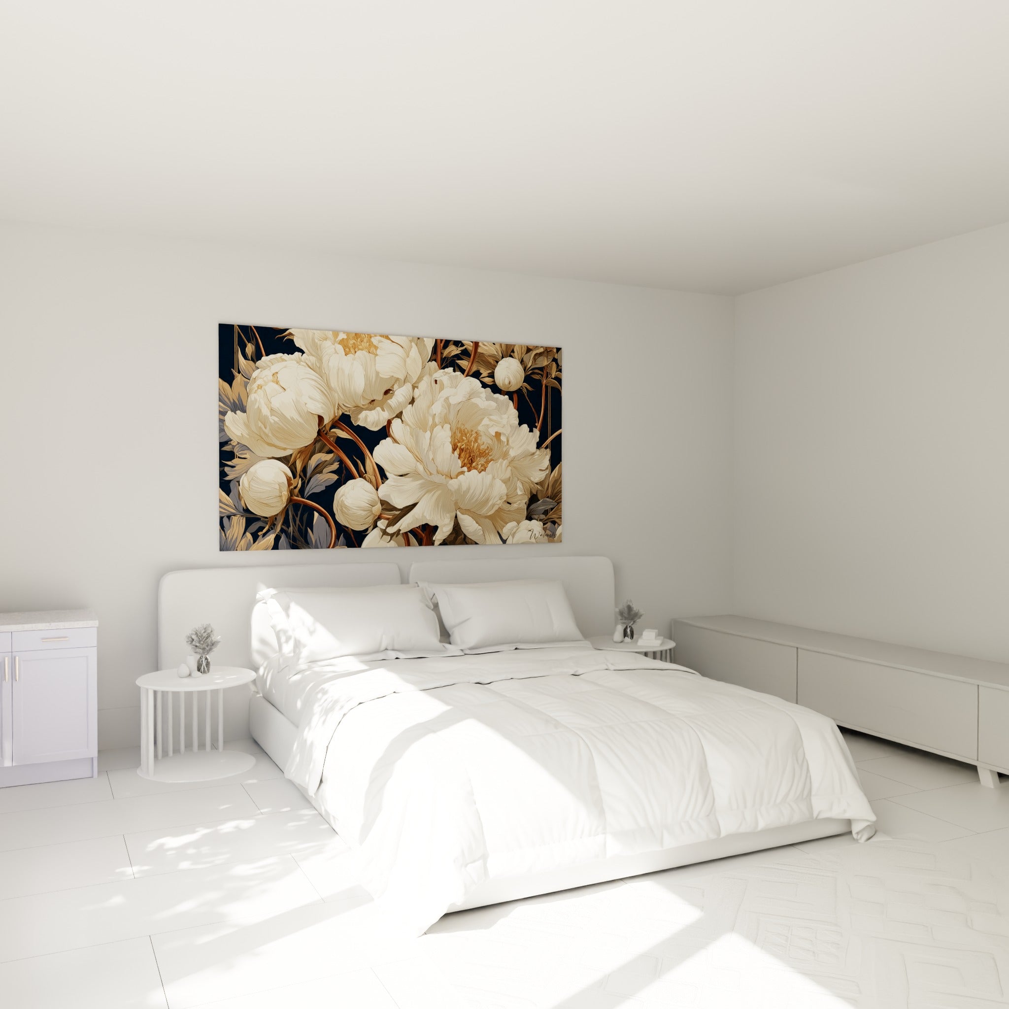Bouquet de pivoines ivoire et cuivrées accroché au-dessus d'un lit dans une chambre claire et épurée