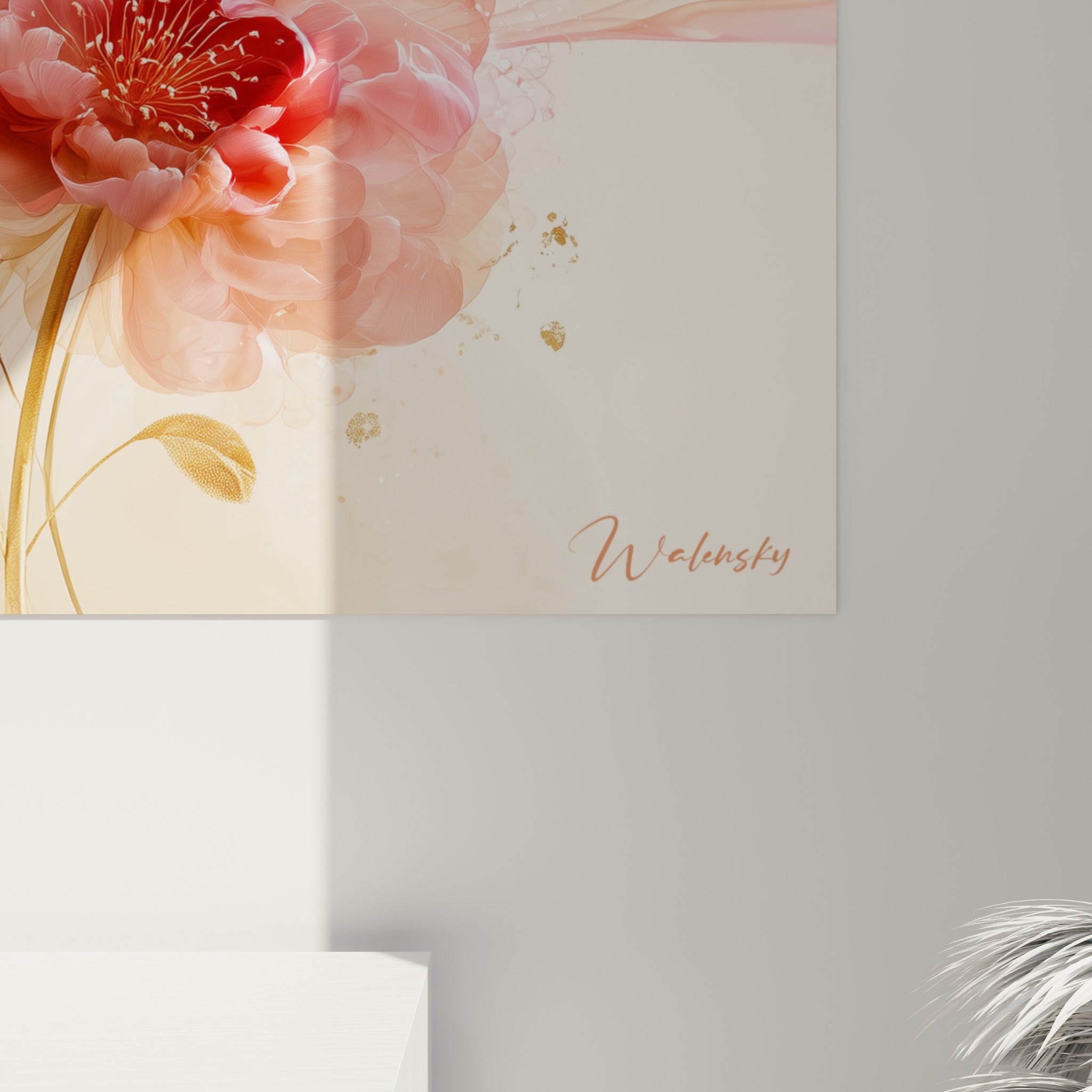 Détail des pétales de pivoine bordeaux et des fines coulures dorées sur toile texturée