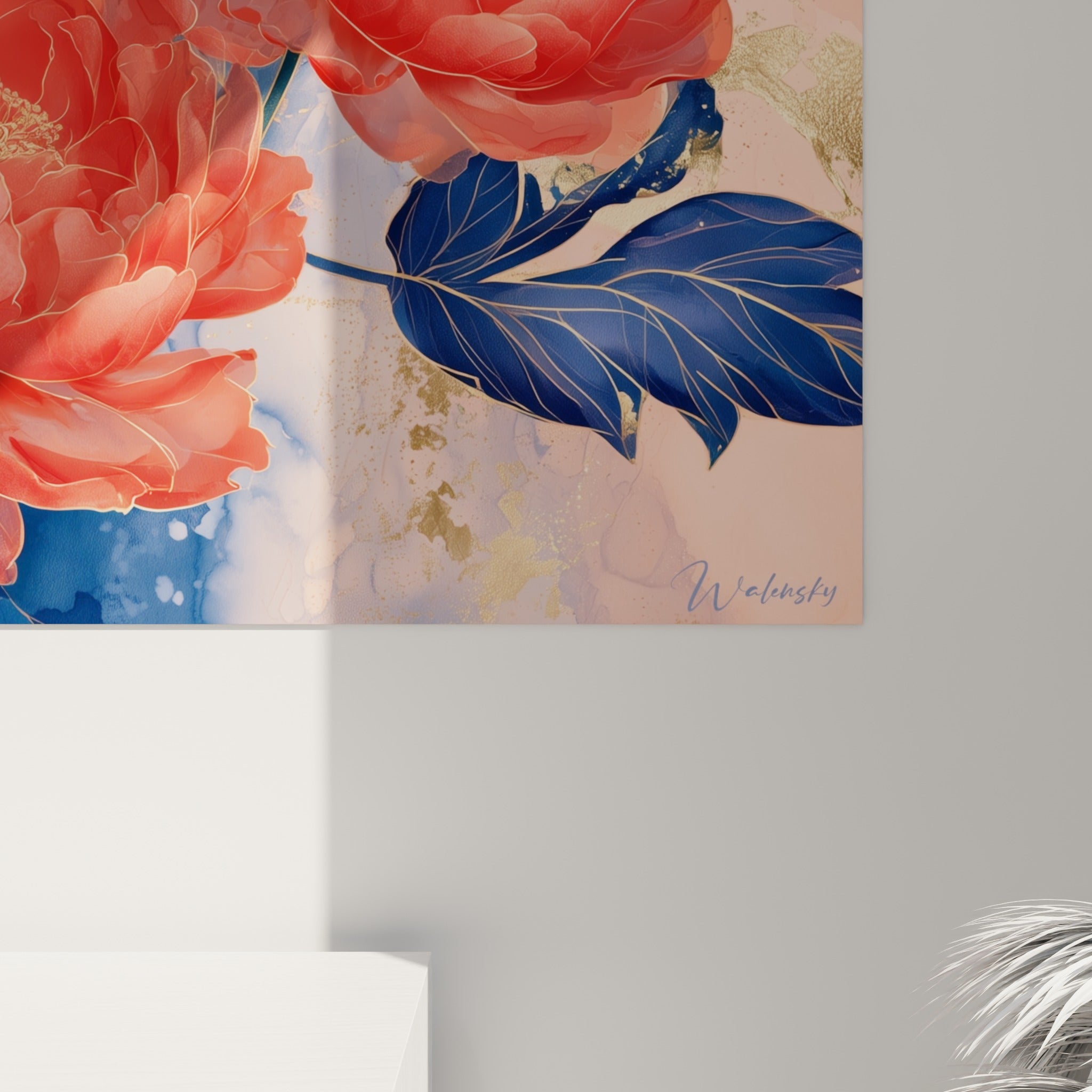 Détail des pétales corail et des coulures dorées révélant la texture aquarelle de la pivoine.
