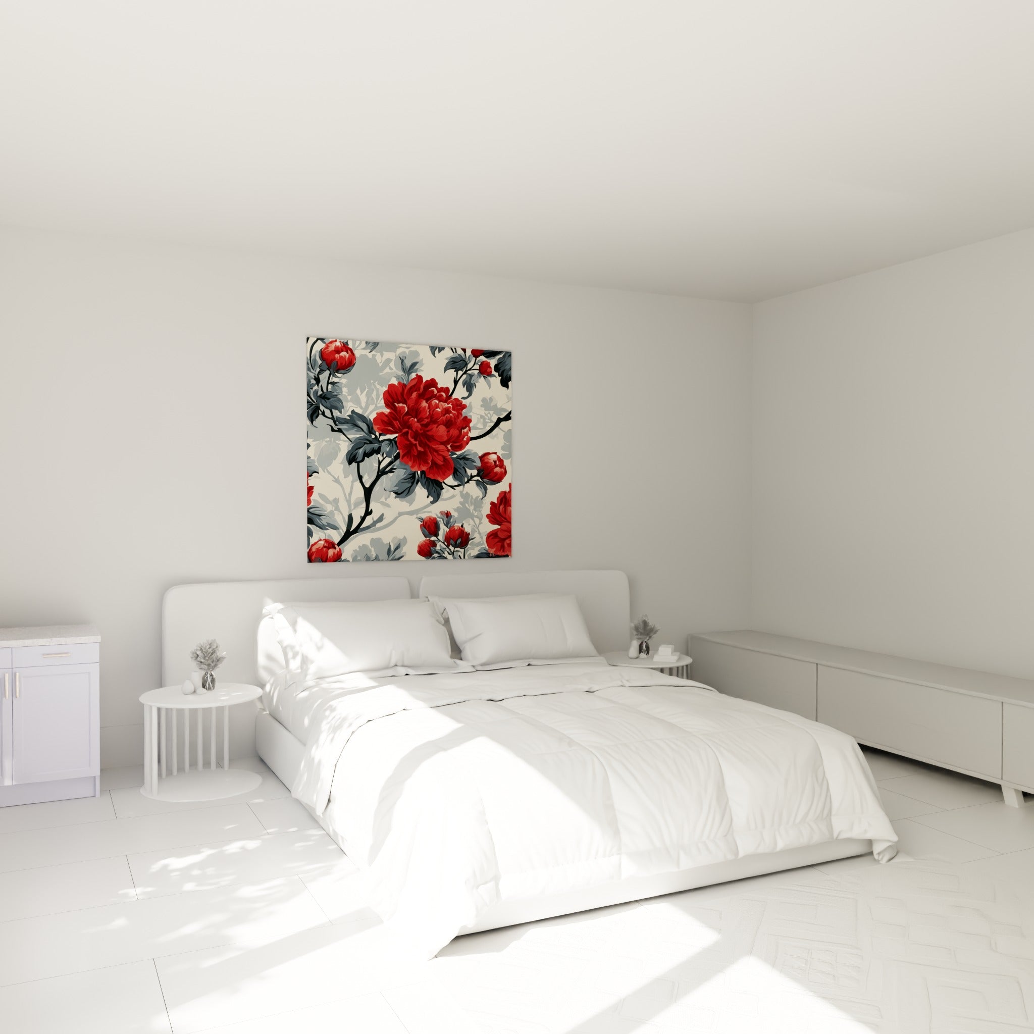 Fleur de pivoine rouge et feuillage bleu ardoise accrochée au-dessus d'un lit dans une chambre claire