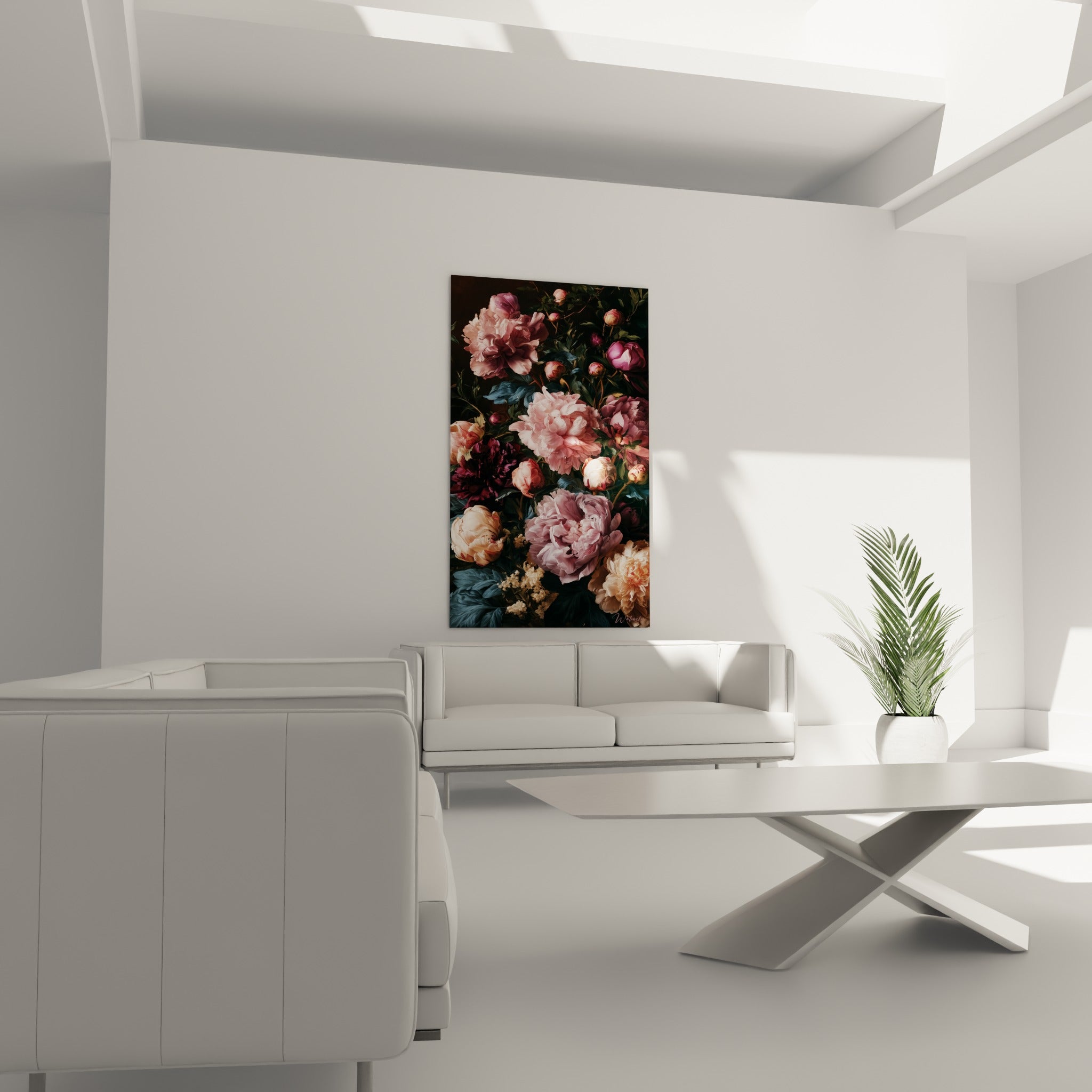 Corolles de pivoines ivoire et bordeaux richement texturées, au-dessus d'un canapé dans un salon lumineux