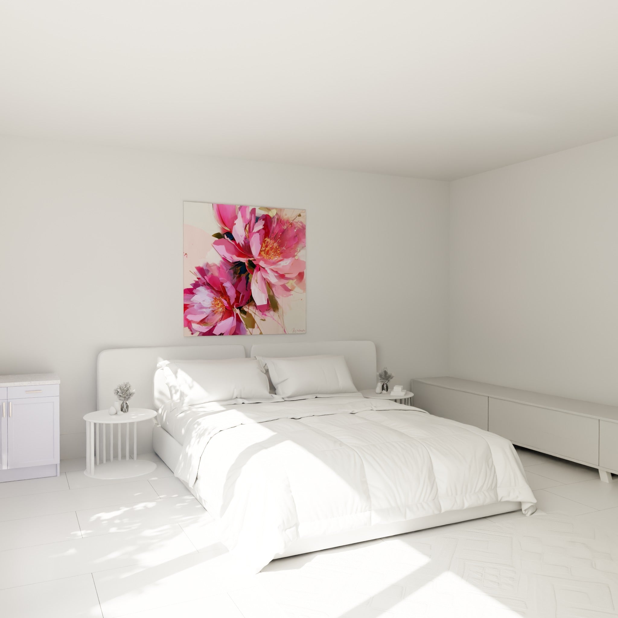 Pétales roses et bordeaux de pivoine au-dessus d'un lit dans une chambre claire