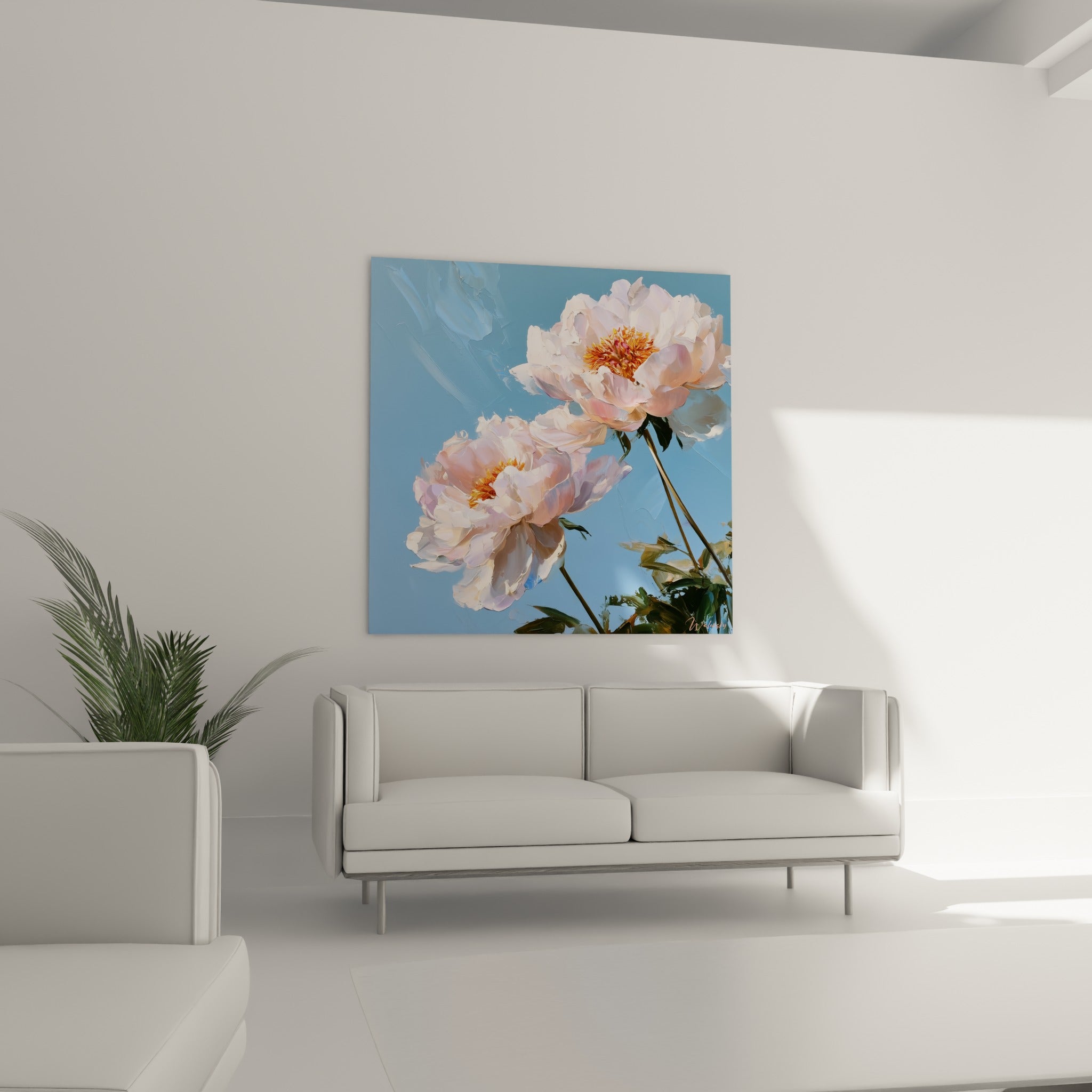Bouquet de pivoines pastel et bleu ciel, suspendu au-dessus d'un canapé dans un salon lumineux