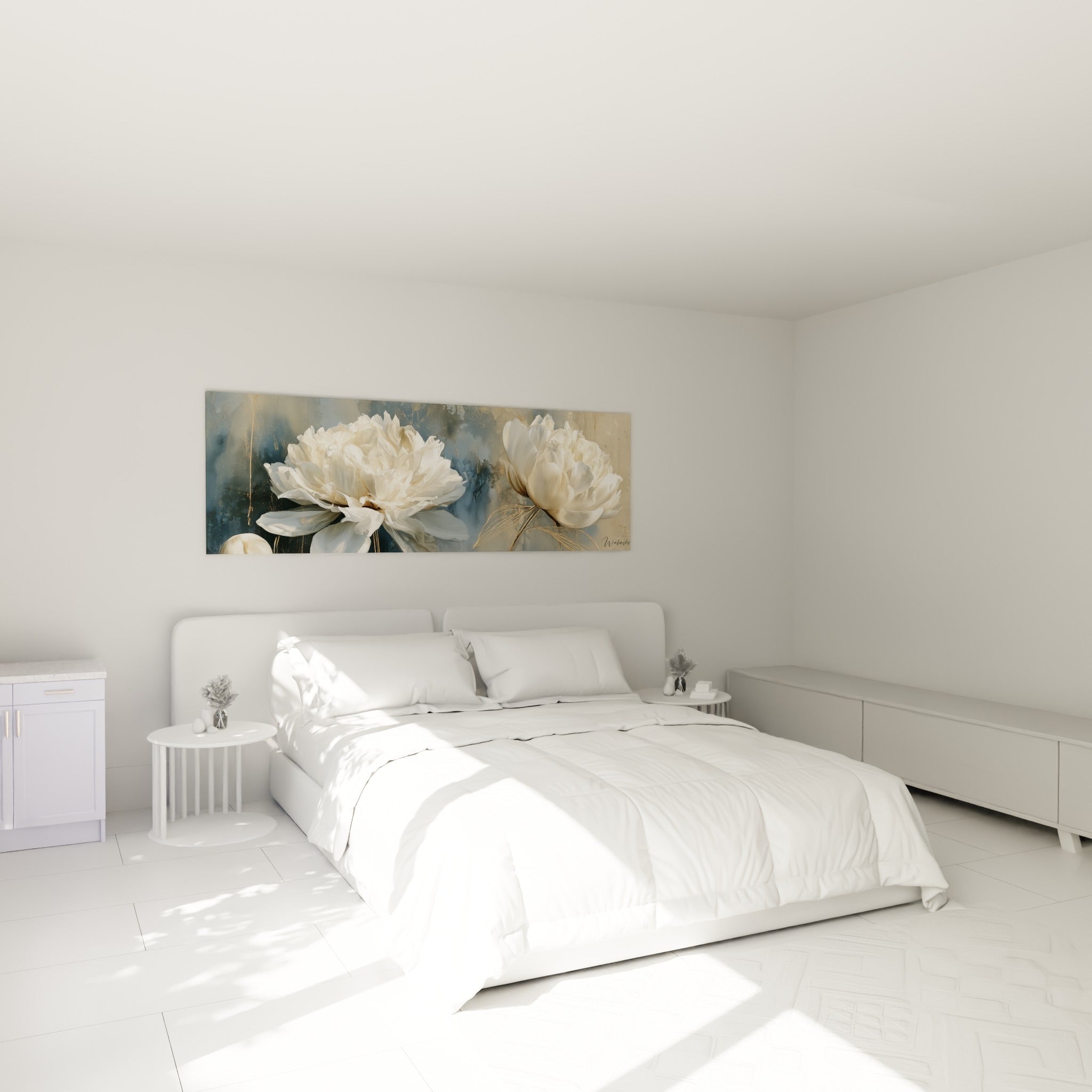 Pivoines blanches et dorées peintes au-dessus d'un lit dans une chambre claire