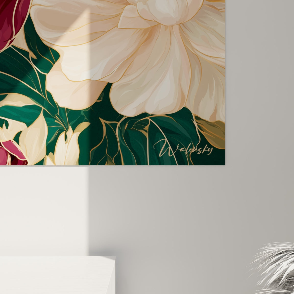 Grain rapproché des pétales pourpres et roses de pivoine, filets dorés et cœurs safranés se touchant sur la toile