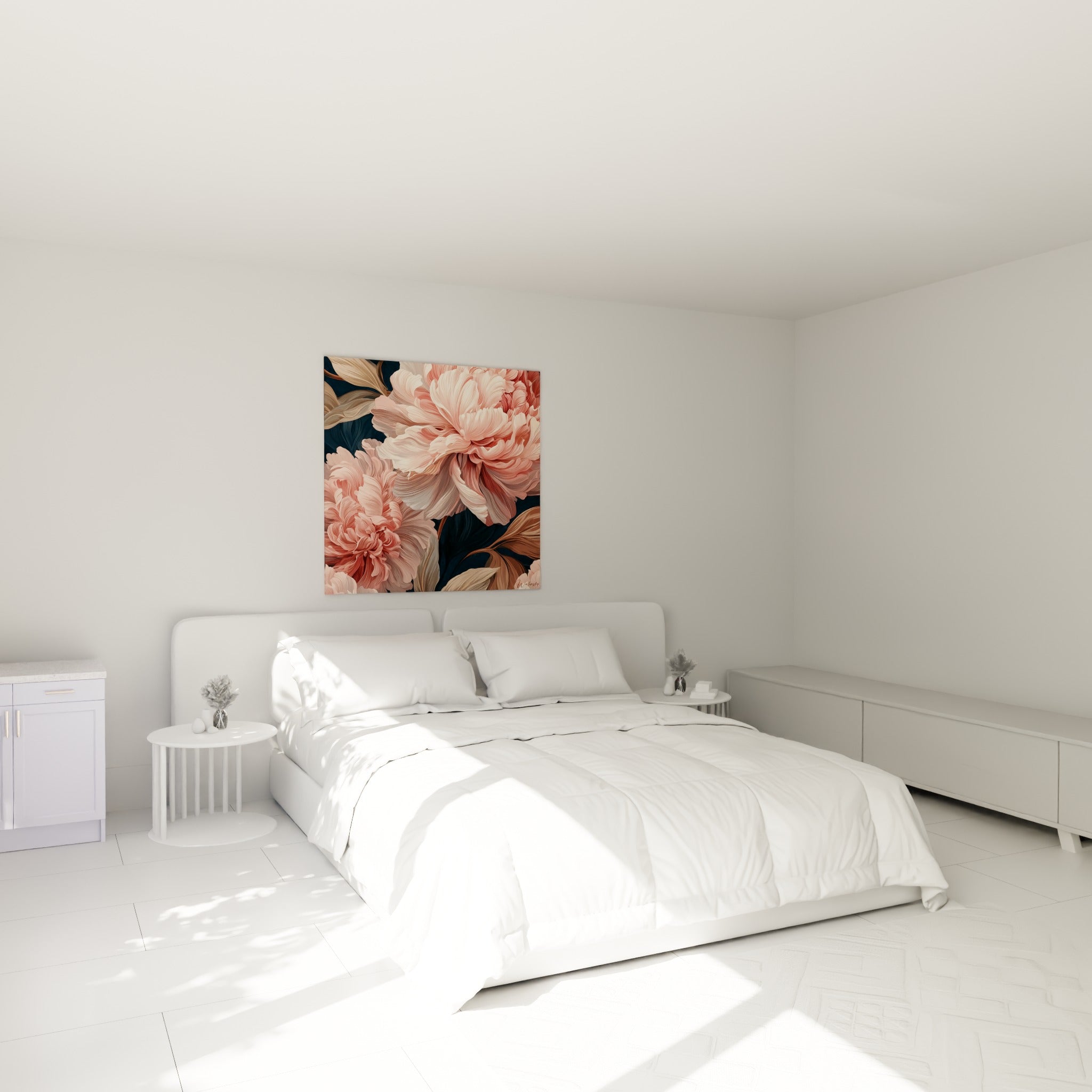 Fleurs de pivoine rose pastel et taupe au-dessus d'un lit dans une chambre claire